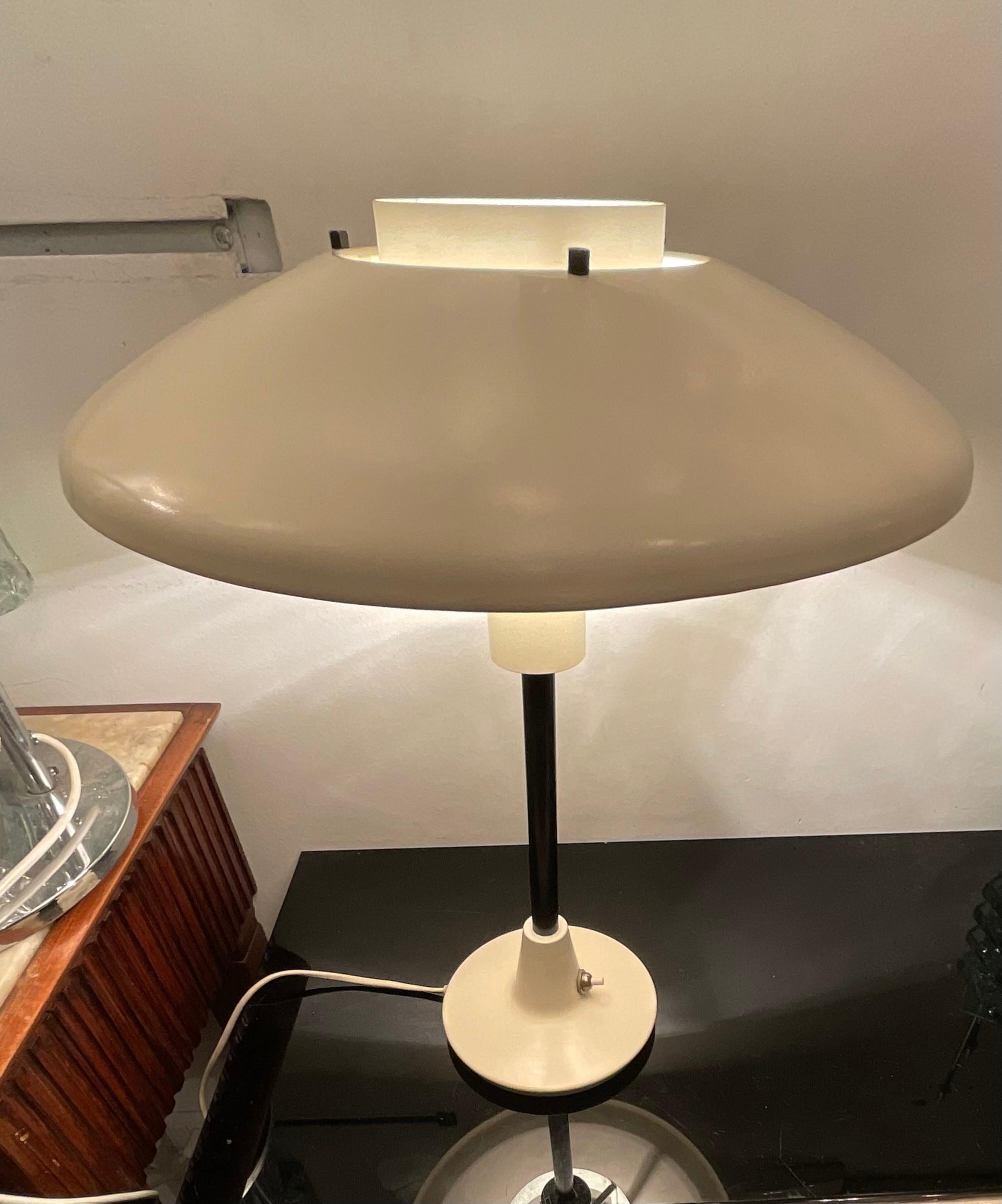 Italian STILNOVO - 1950s Table Lamp - Model 8022 For Sale