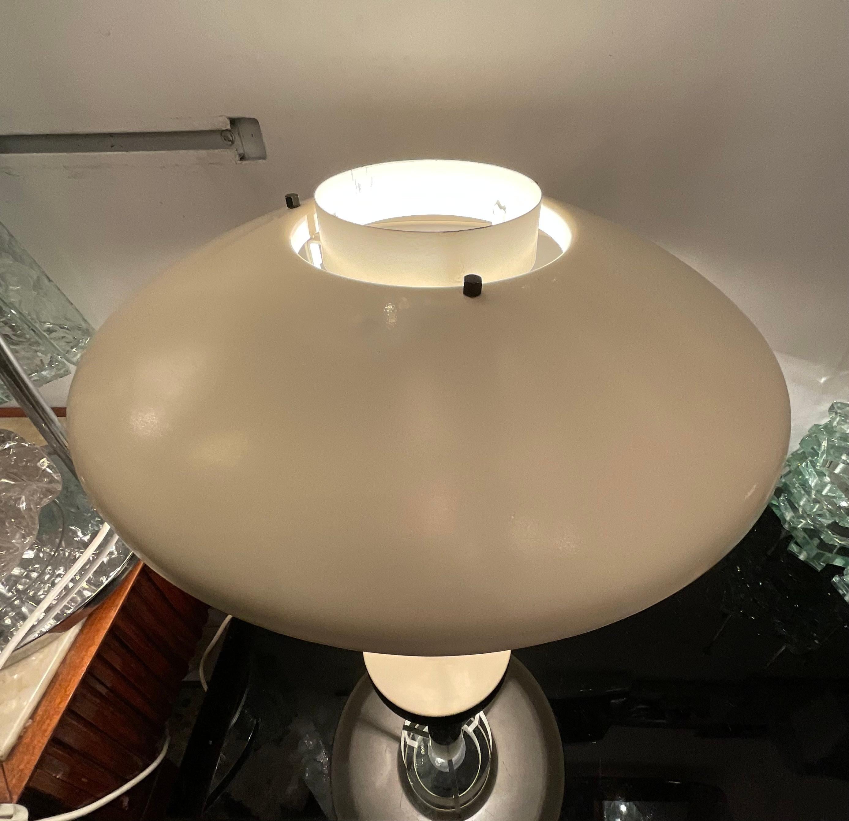 STILNOVO - 1950s Table Lamp - Model 8022 In Good Condition For Sale In Milano, IT
