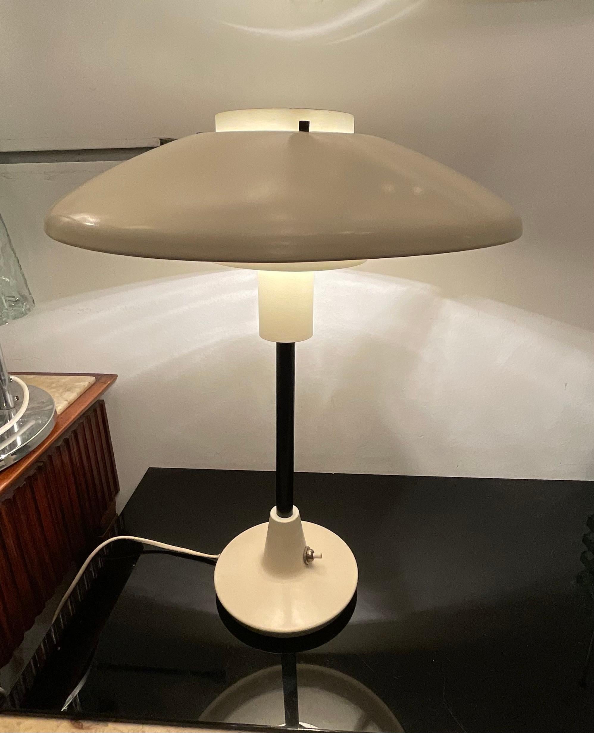 Metal STILNOVO - 1950s Table Lamp - Model 8022 For Sale