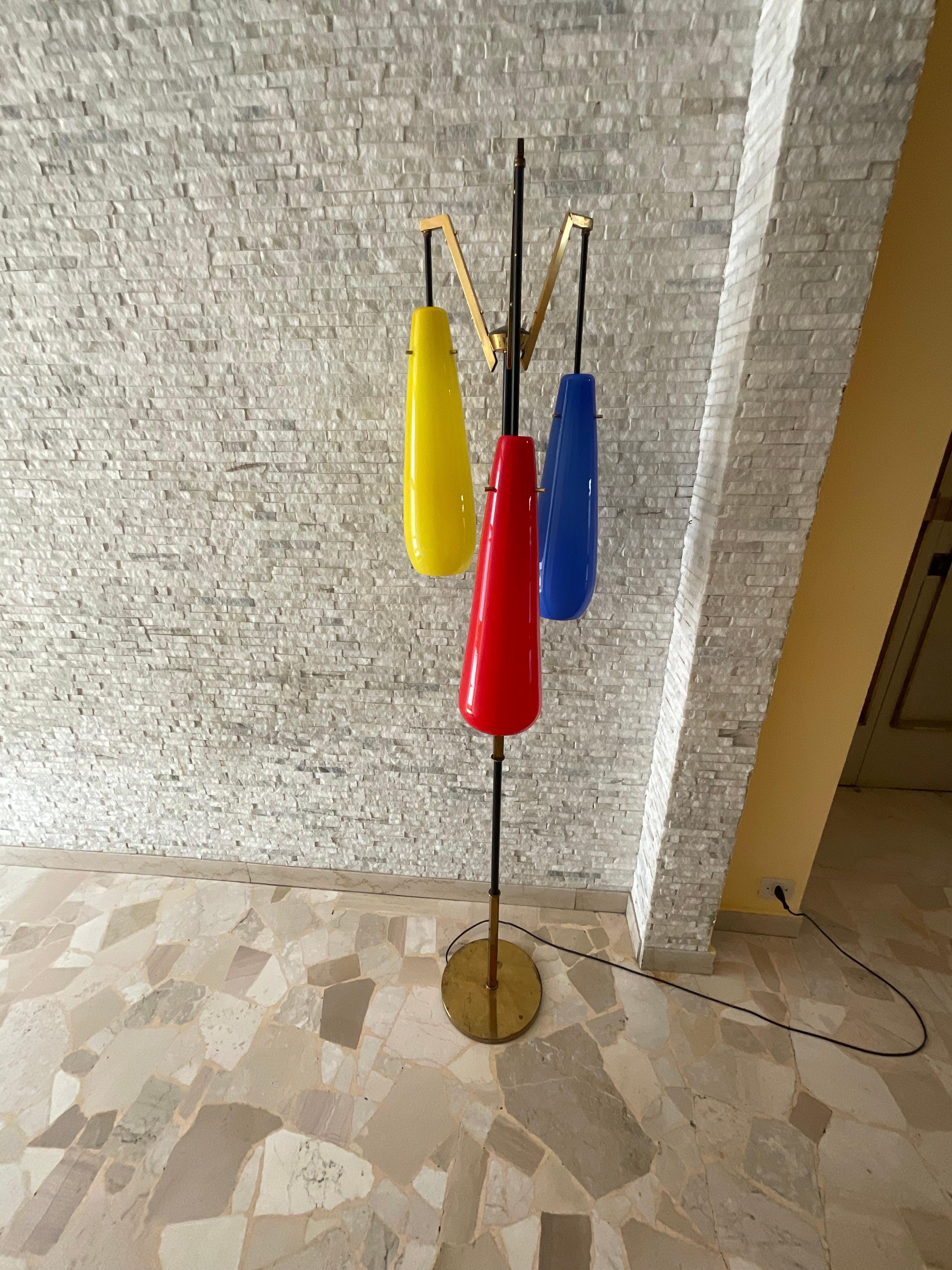 STILNOVO (attribuita) - Lampada da terra con 3 vetri di murano - Da a Italia 1960 im Angebot 1