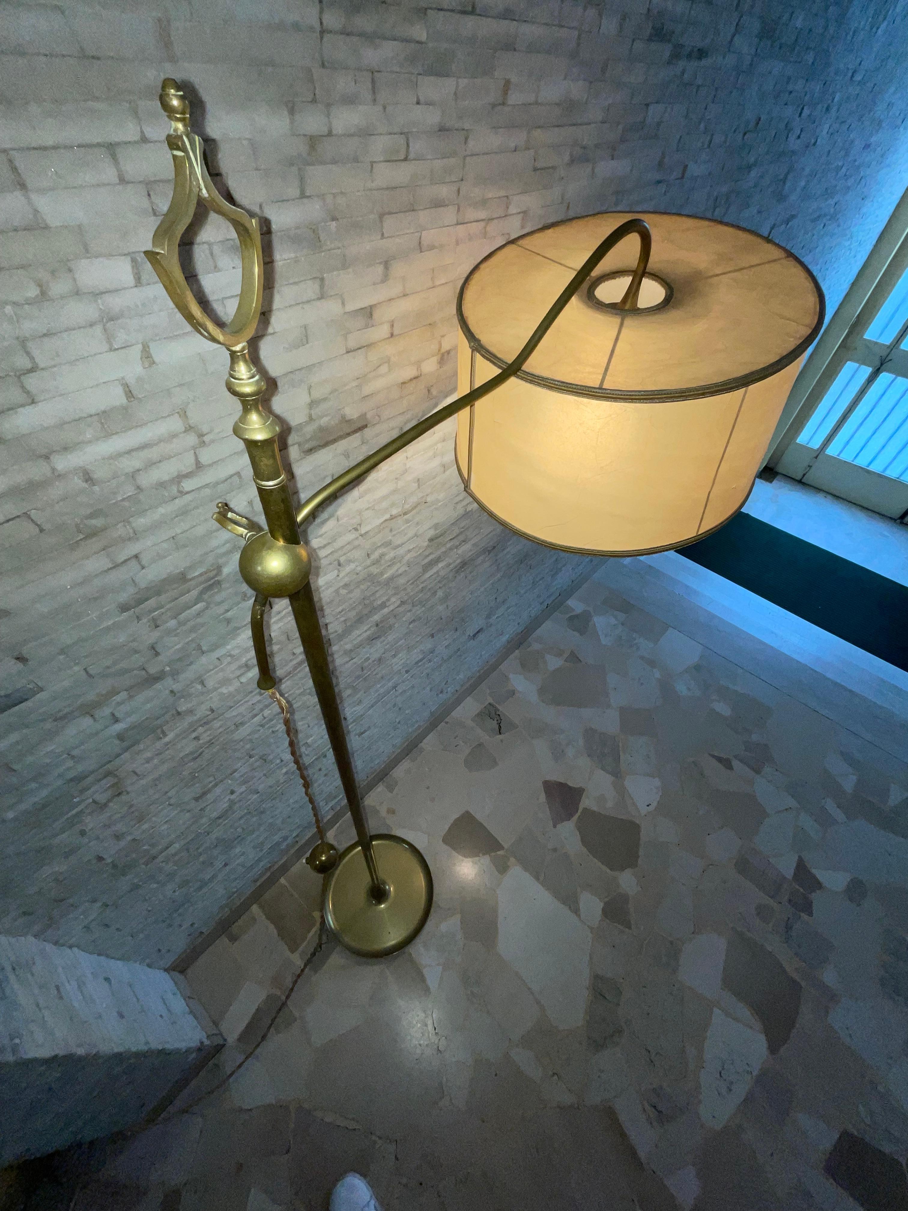 Stilnovo - Floor lamp - brass and faux parchment - 1950s For Sale 1