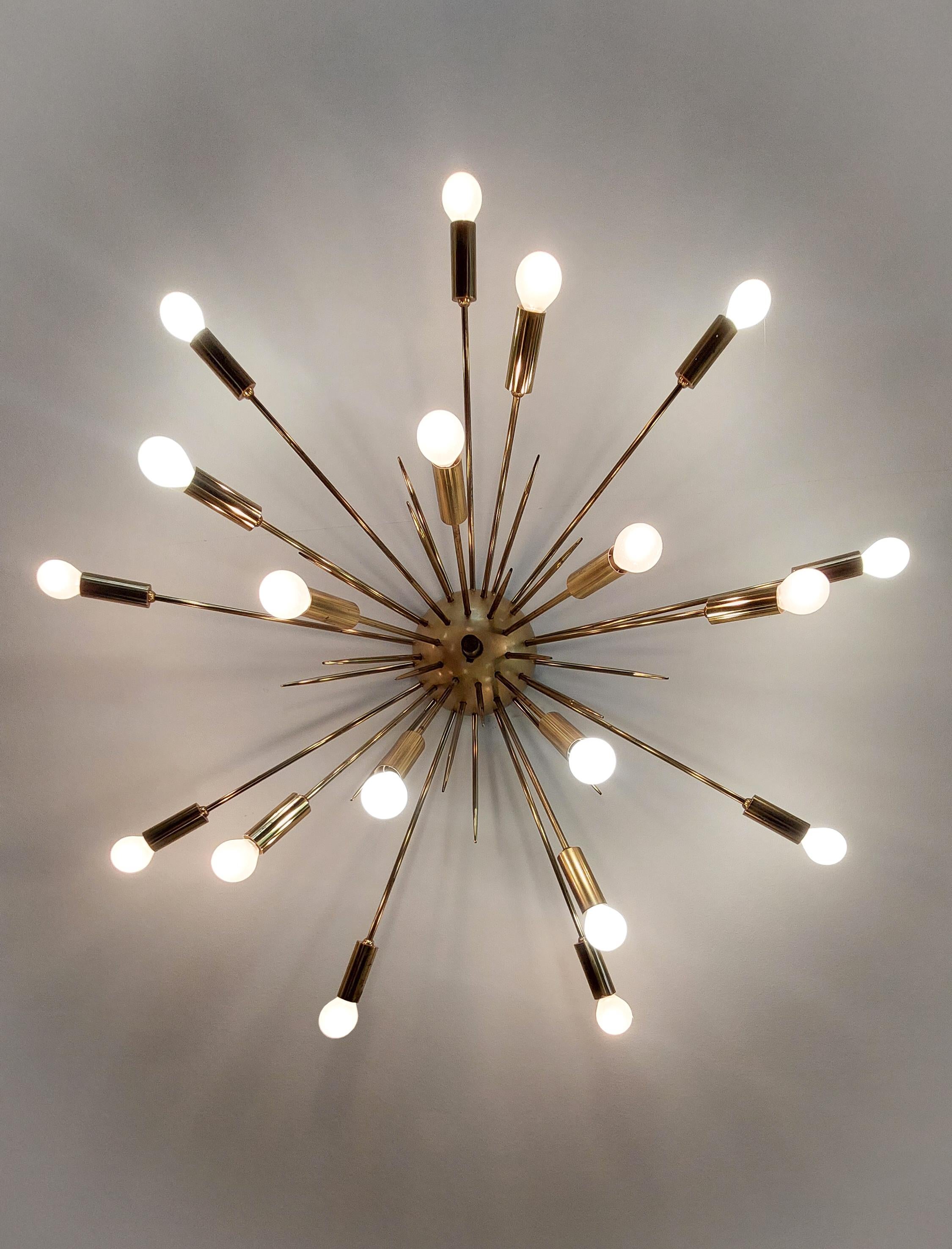 Stilnovo - Lampadario Sputnik in ottone a 19 luci - anni '50 For Sale 4