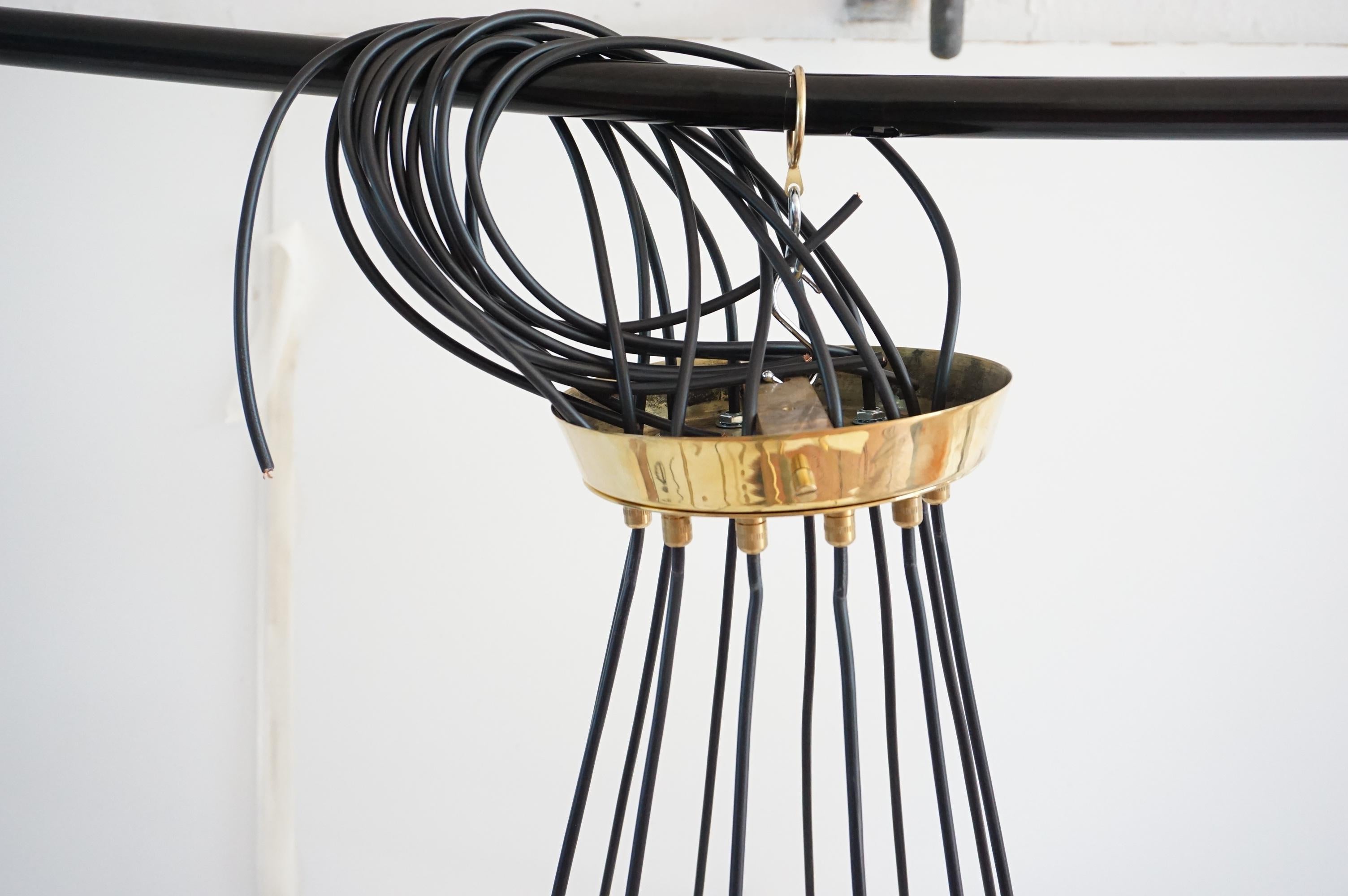 Lampadario Stilnovo a 24 bracci in ottone, Shanghai, 1950 in vendita 9