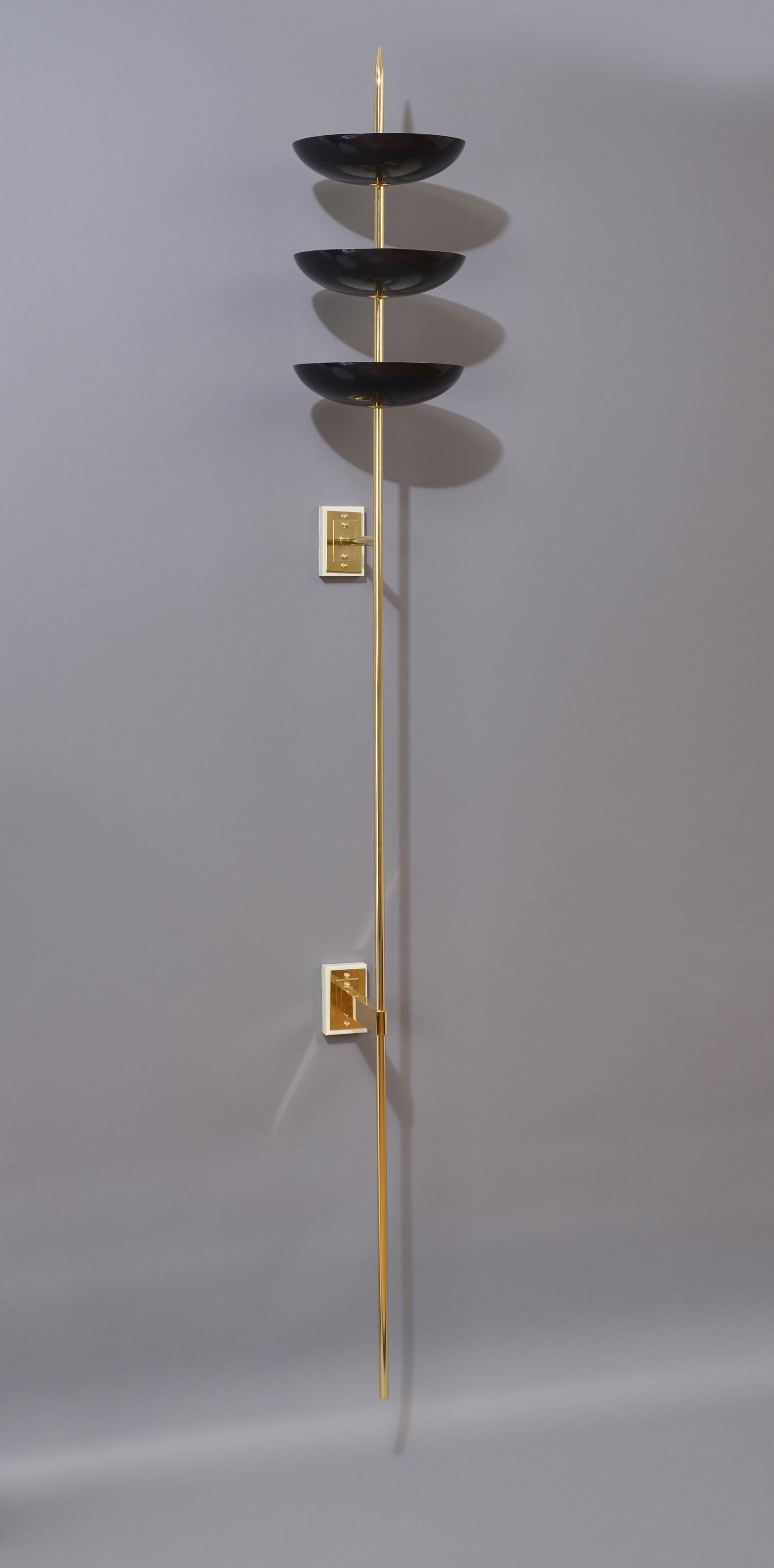 Stilnovo, Massive Pair of Three Bowl Sconces in Brass and Enamel, Italy, 1950s For Sale 4