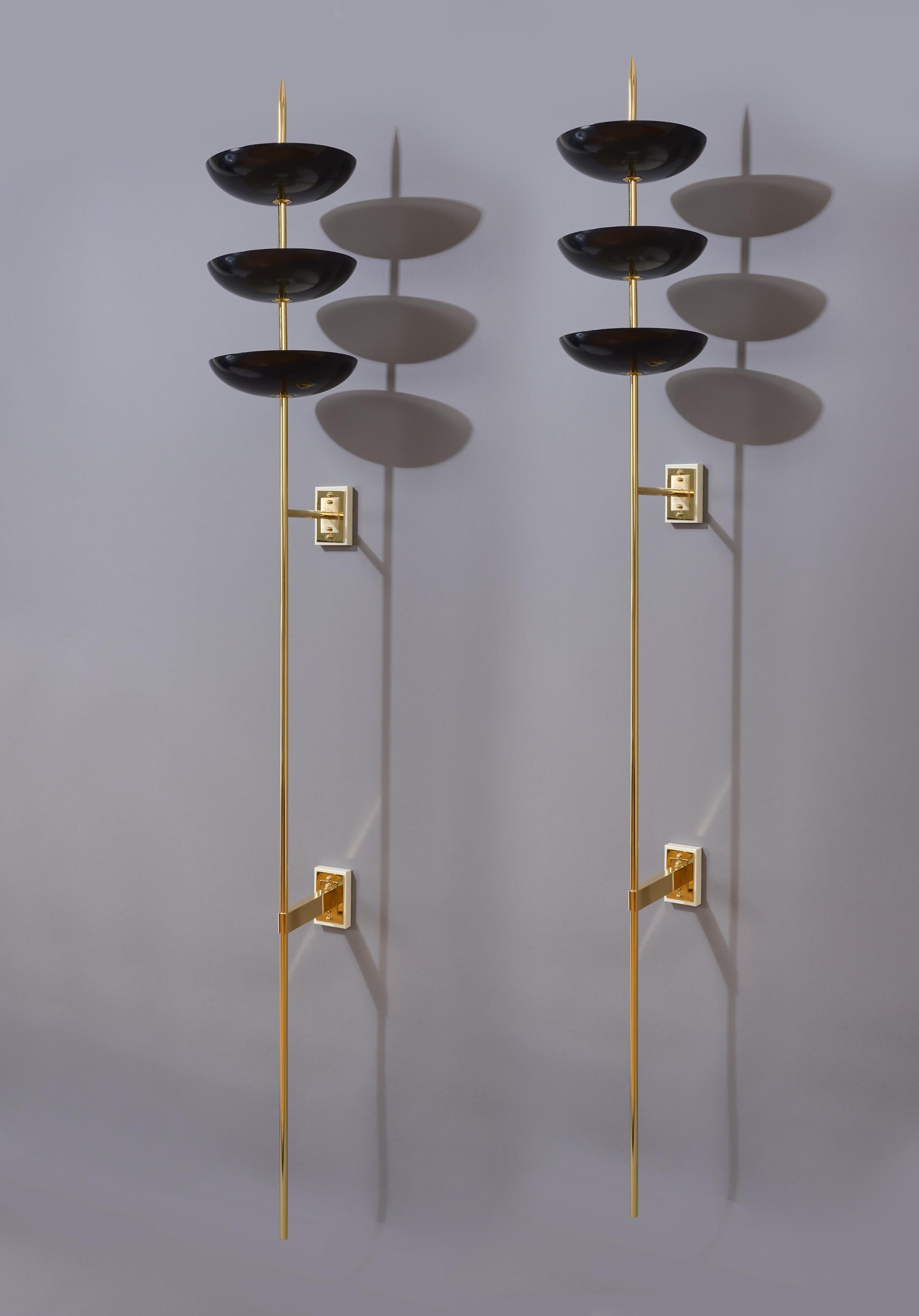 Mid-Century Modern Stilnovo, Massive Pair of Three Bowl Sconces in Brass and Enamel, Italy, 1950s For Sale