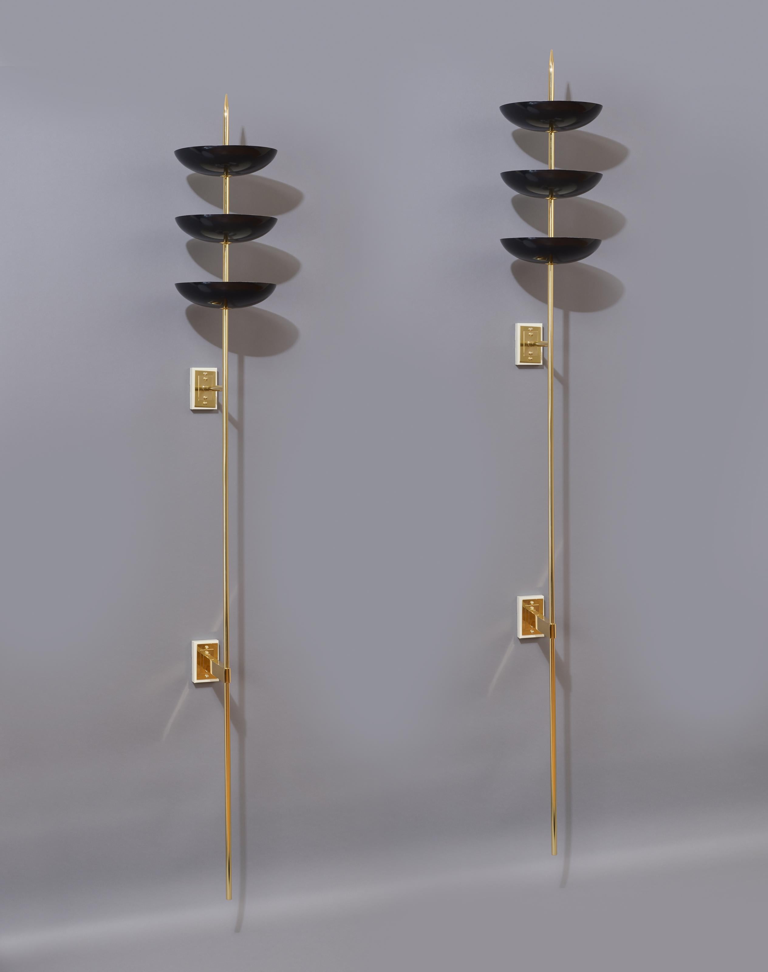 Polished Stilnovo, Massive Pair of Three Bowl Sconces in Brass and Enamel, Italy, 1950s For Sale