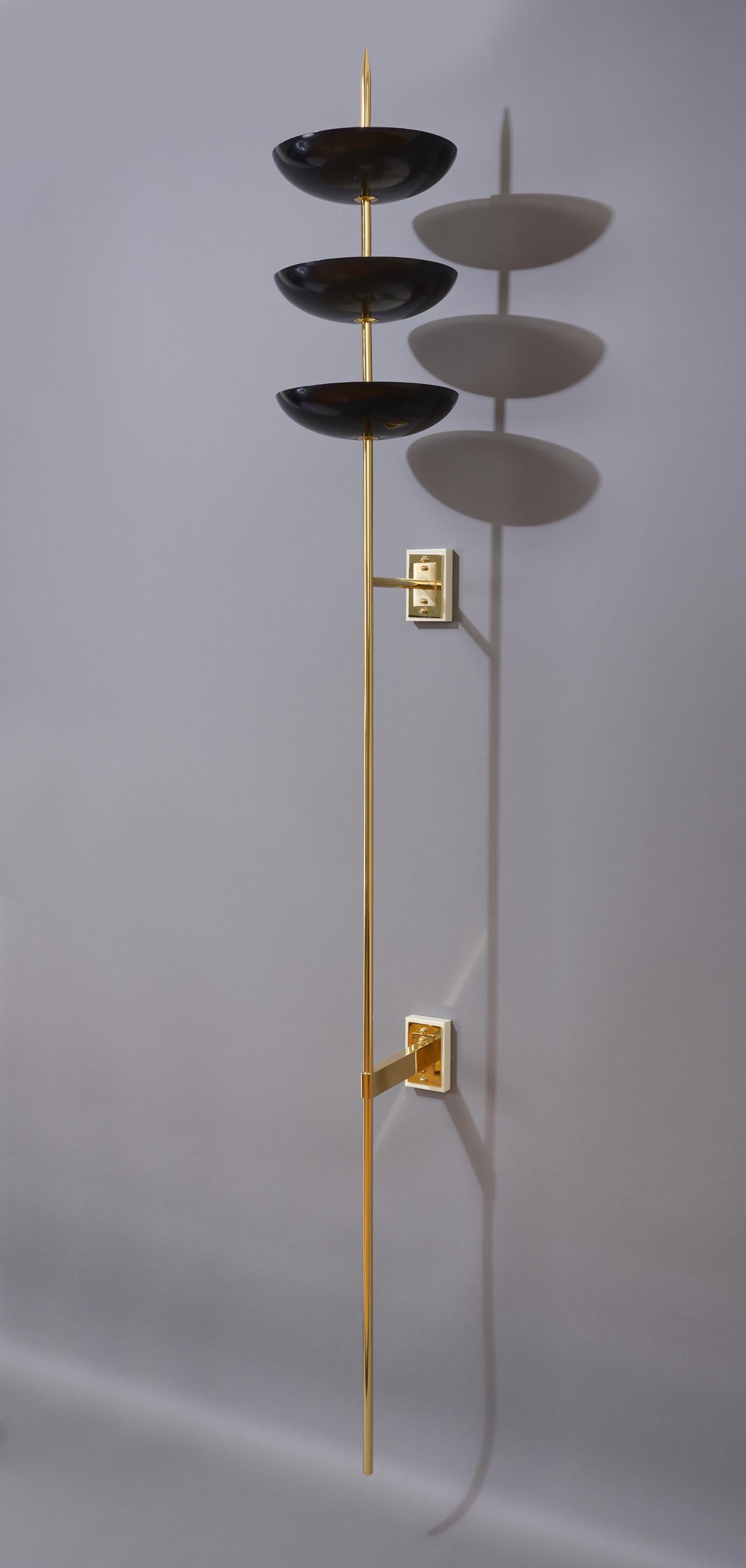 Stilnovo, Massive Pair of Three Bowl Sconces in Brass and Enamel, Italy, 1950s For Sale 1