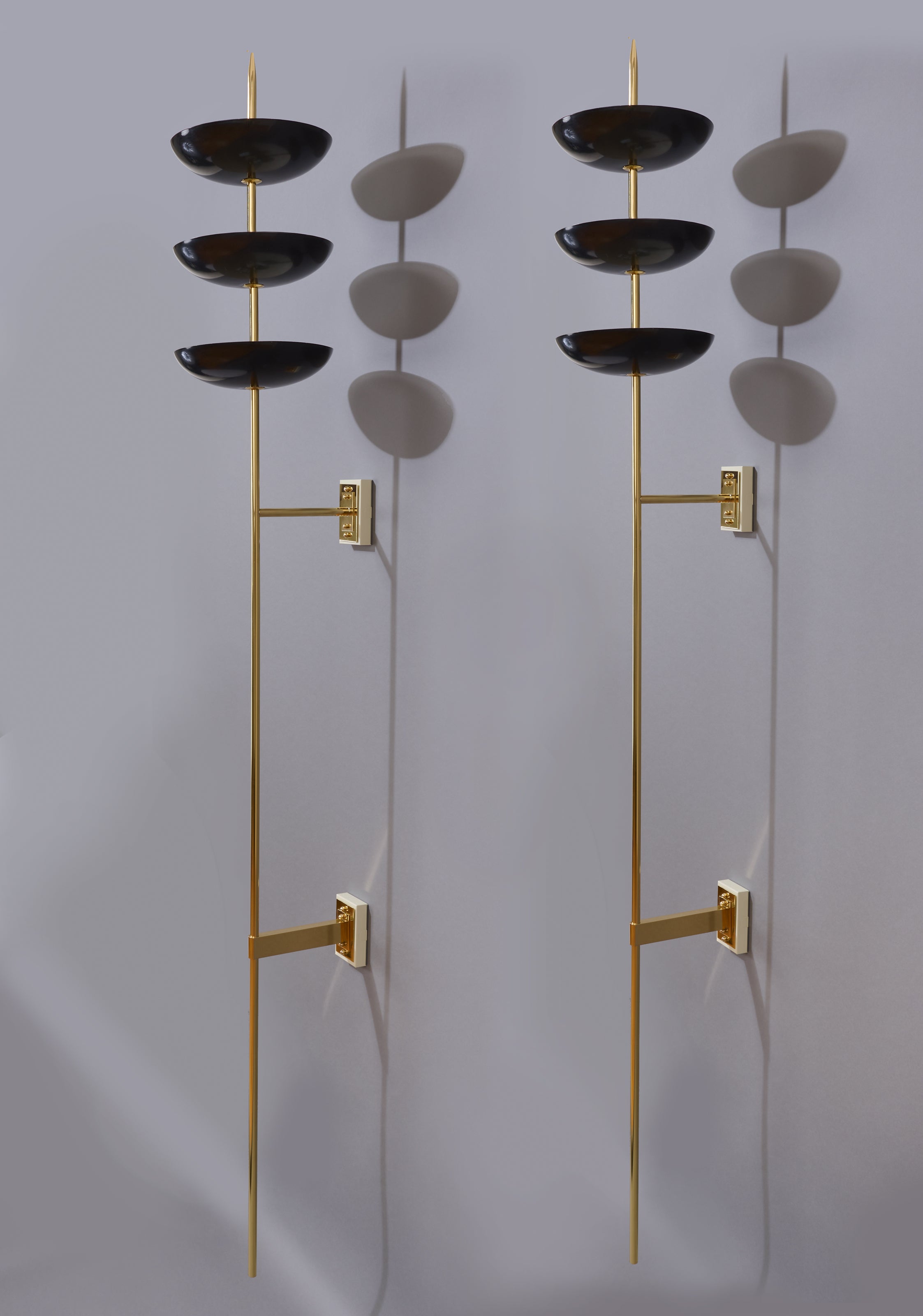 Stilnovo, Massive Pair of Three Bowl Sconces in Brass and Enamel, Italy, 1950s For Sale