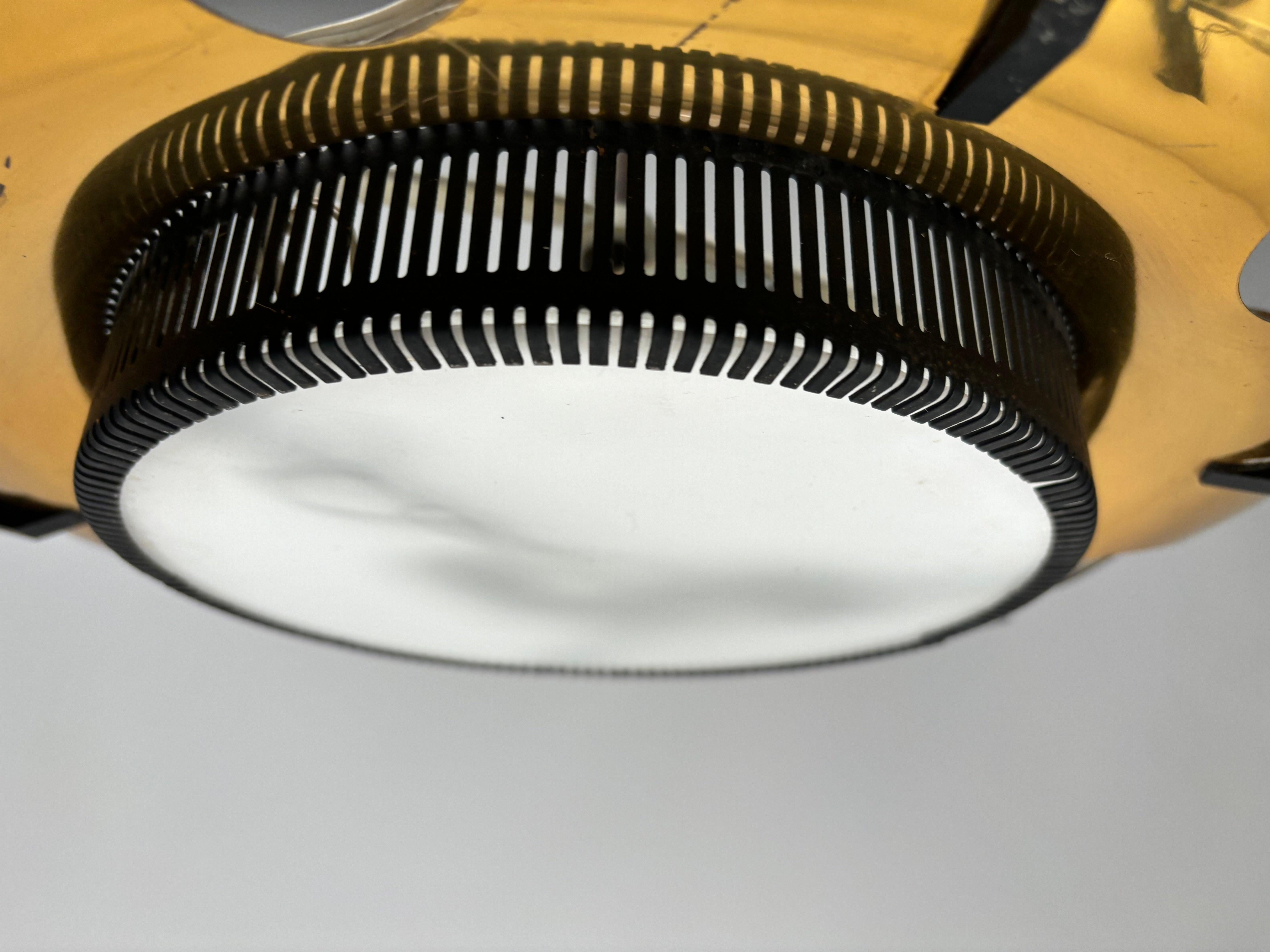 Lampadario di metà secolo in vetro e ottone di Stilnovo, Italia, anni '50 in vendita 1