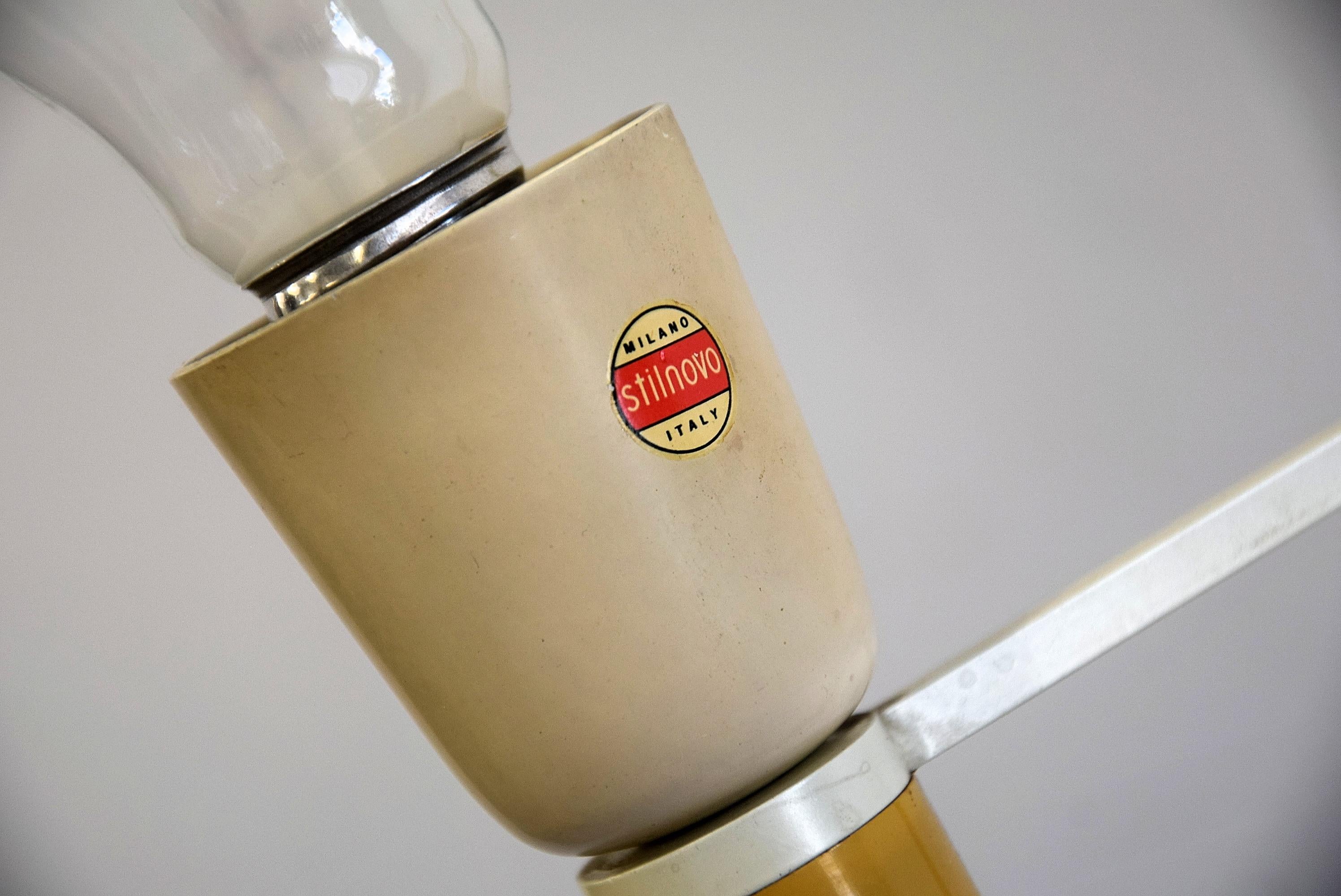 Lámpara de pie italiana de mediados de siglo de Stilnovo, años 60 Italiano en venta