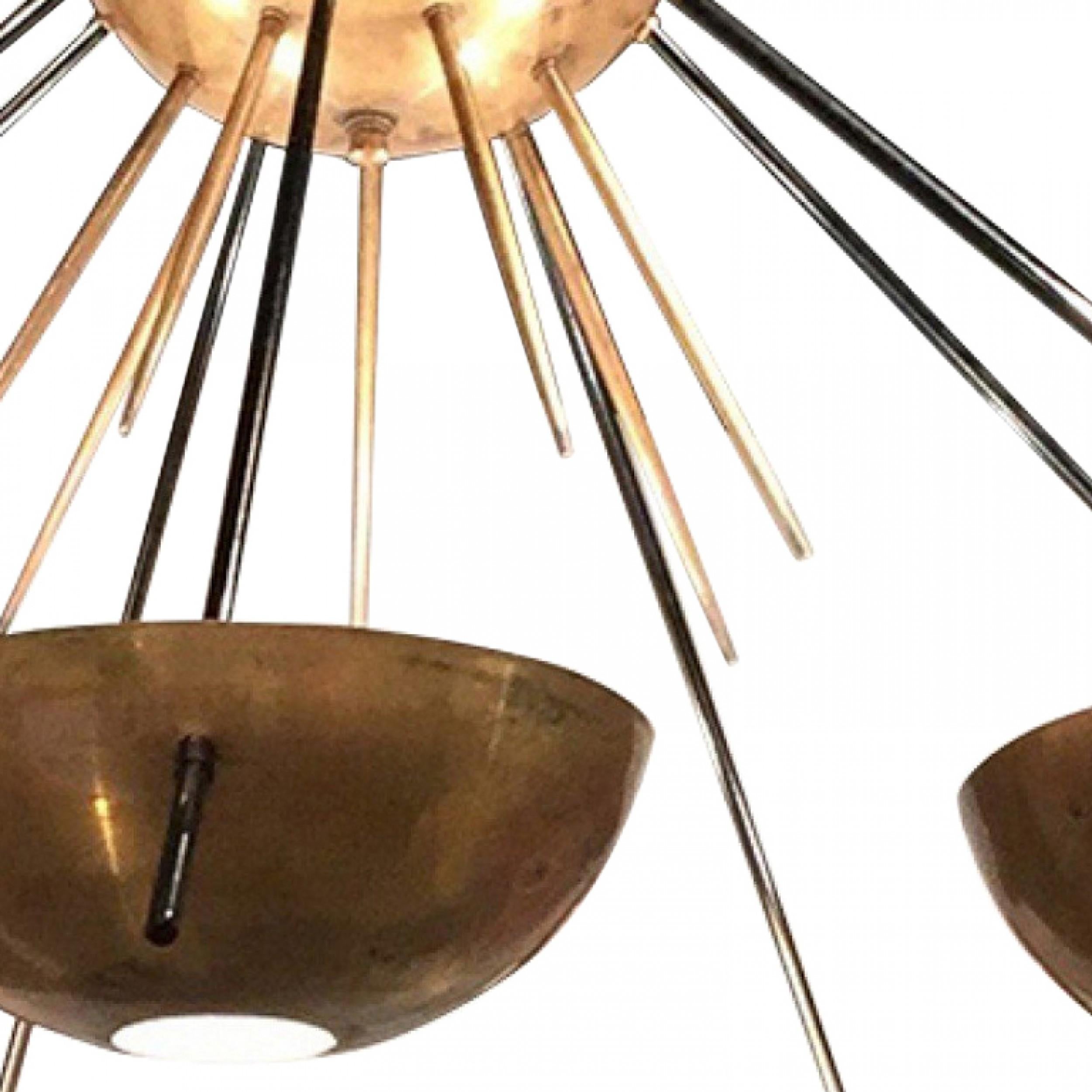 Stilnovo Mid-Century Italian Sputnik Brass Chandelier In Good Condition For Sale In Queens, NY