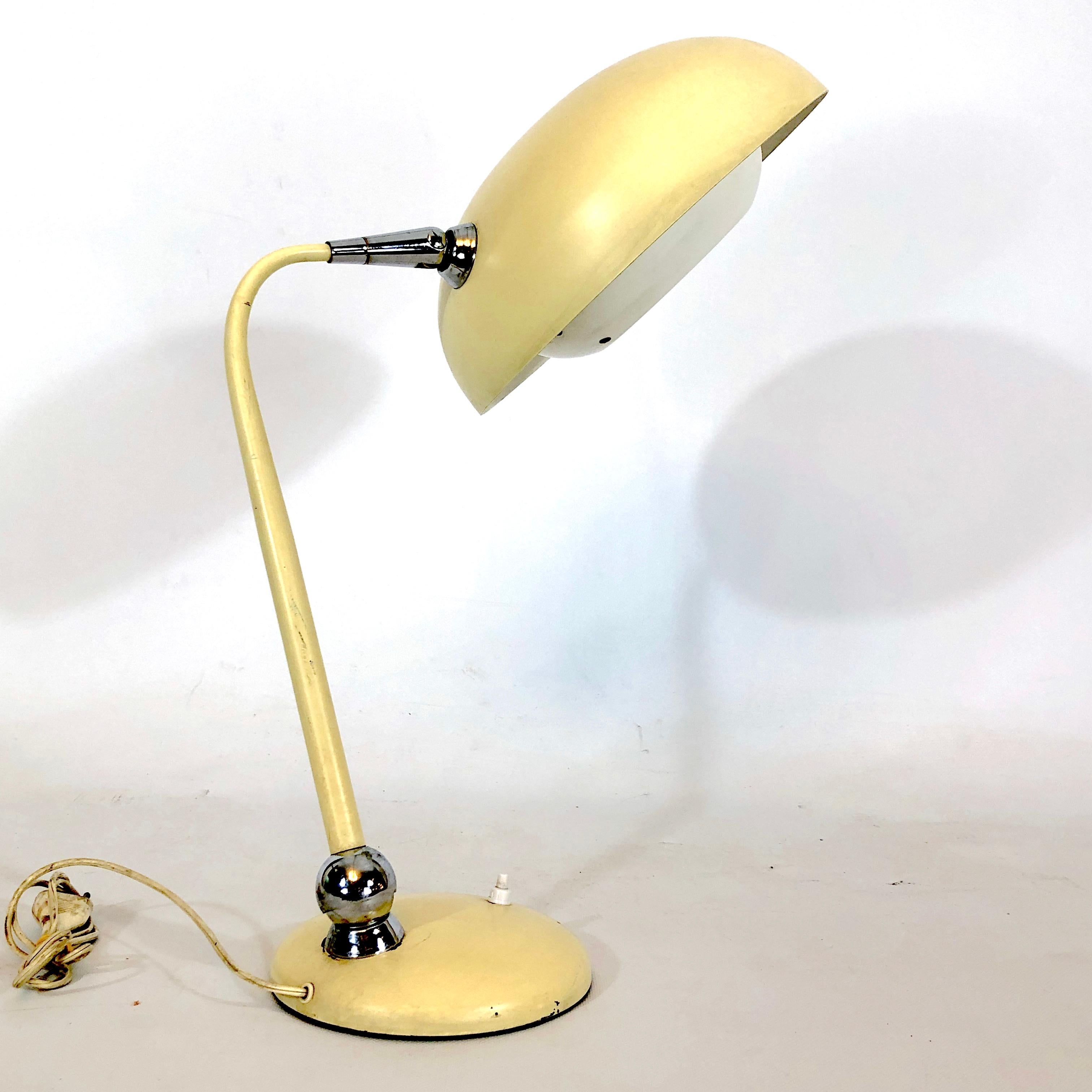 Stilnovo, Mid-Century Lacquer and Chrome Articulated Desk Lamp For Sale 5