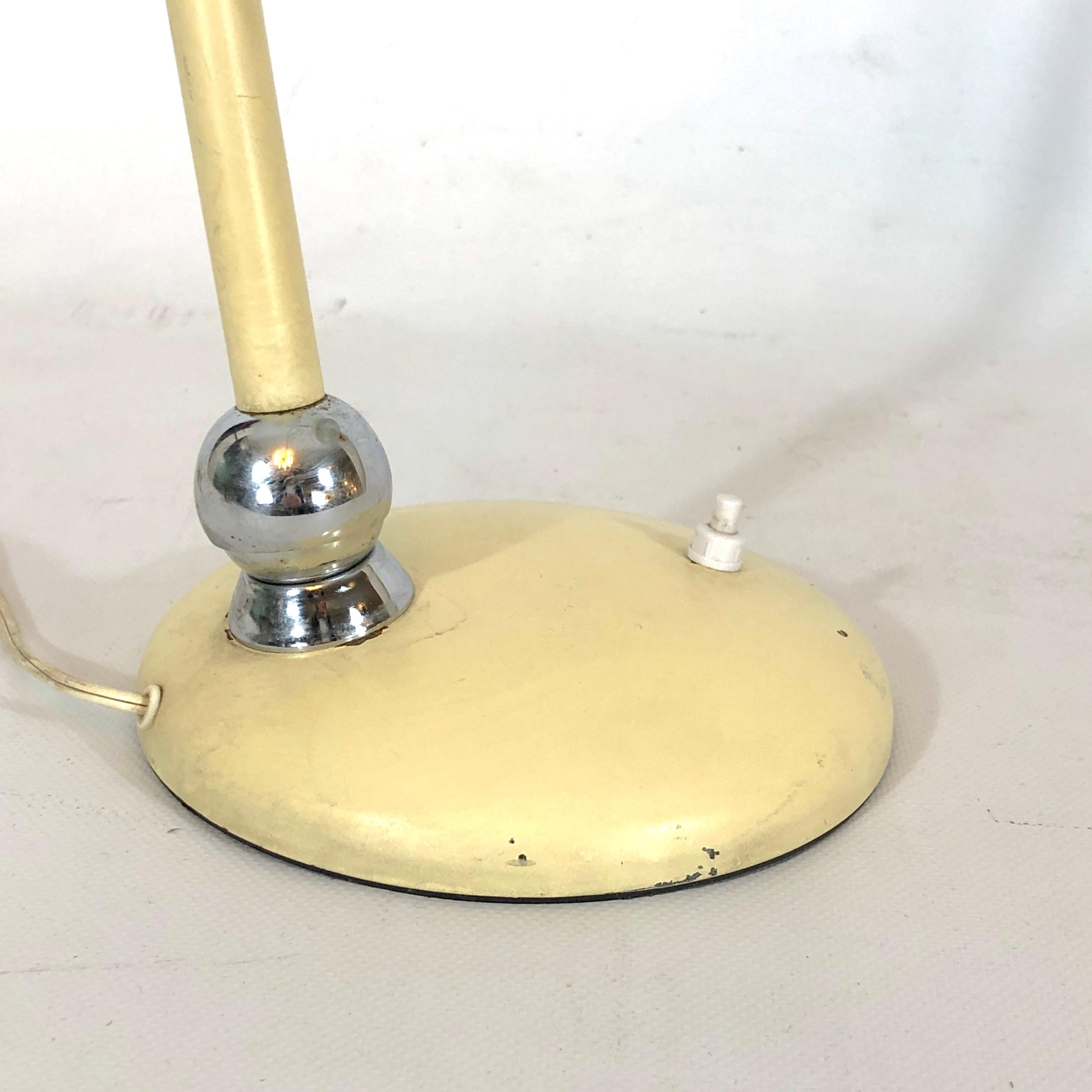 Italian Stilnovo, Mid-Century Lacquer and Chrome Articulated Desk Lamp For Sale