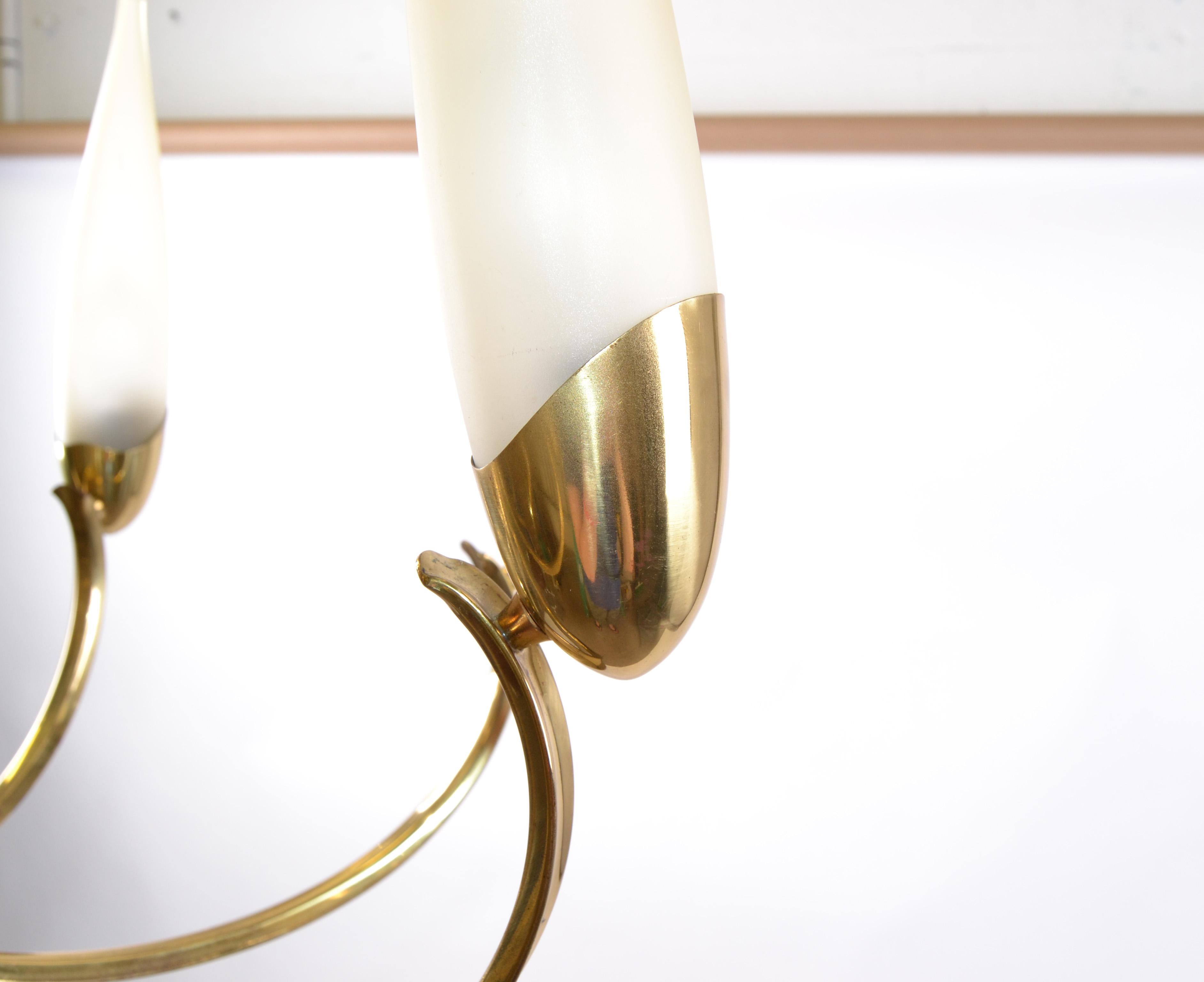 Stilnovo Style Mid-Century Modern 12-Light Brass Chandelier For Sale 4