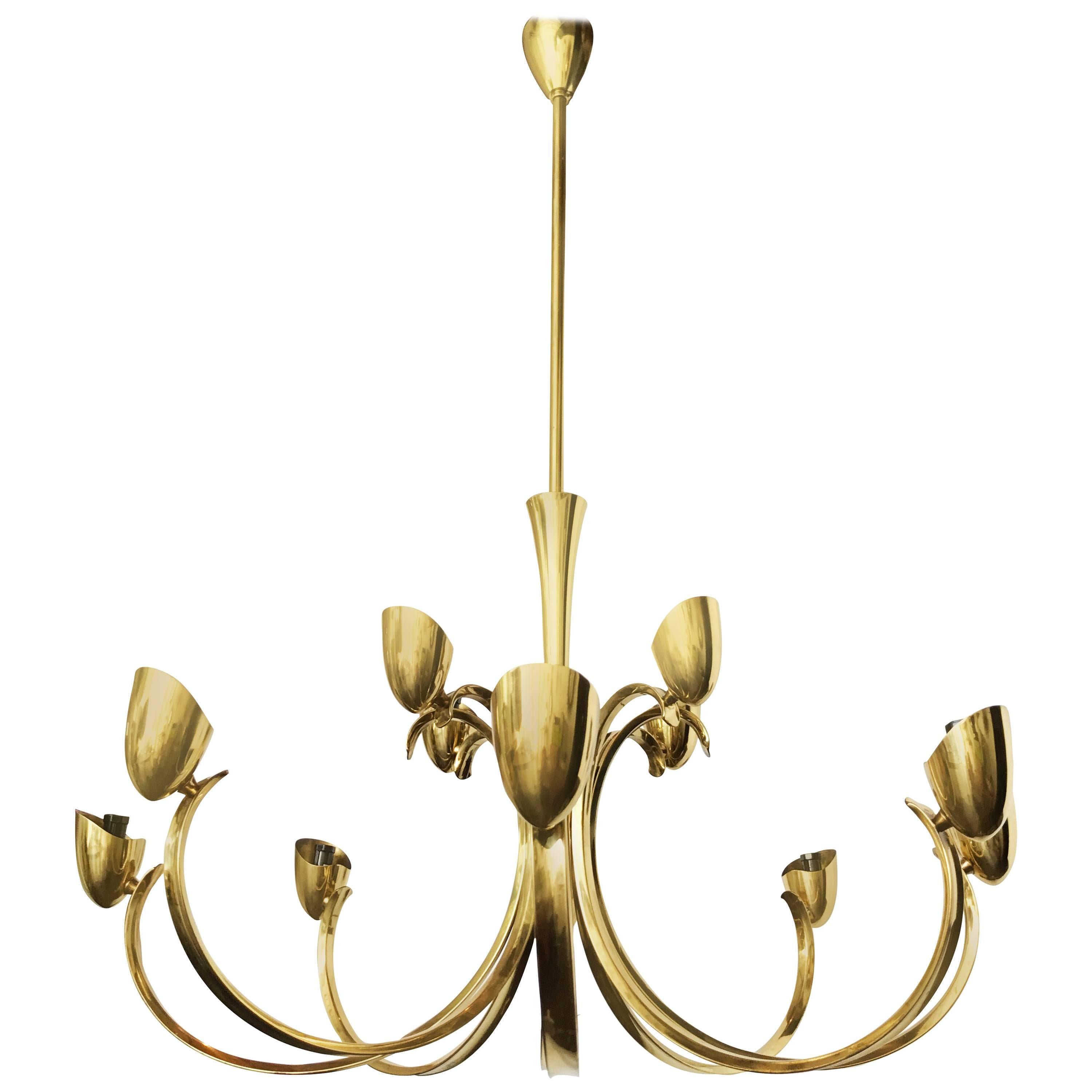 italien Stilnovo Style Mid-Century Modern 12-Light Brass Chandelier en vente