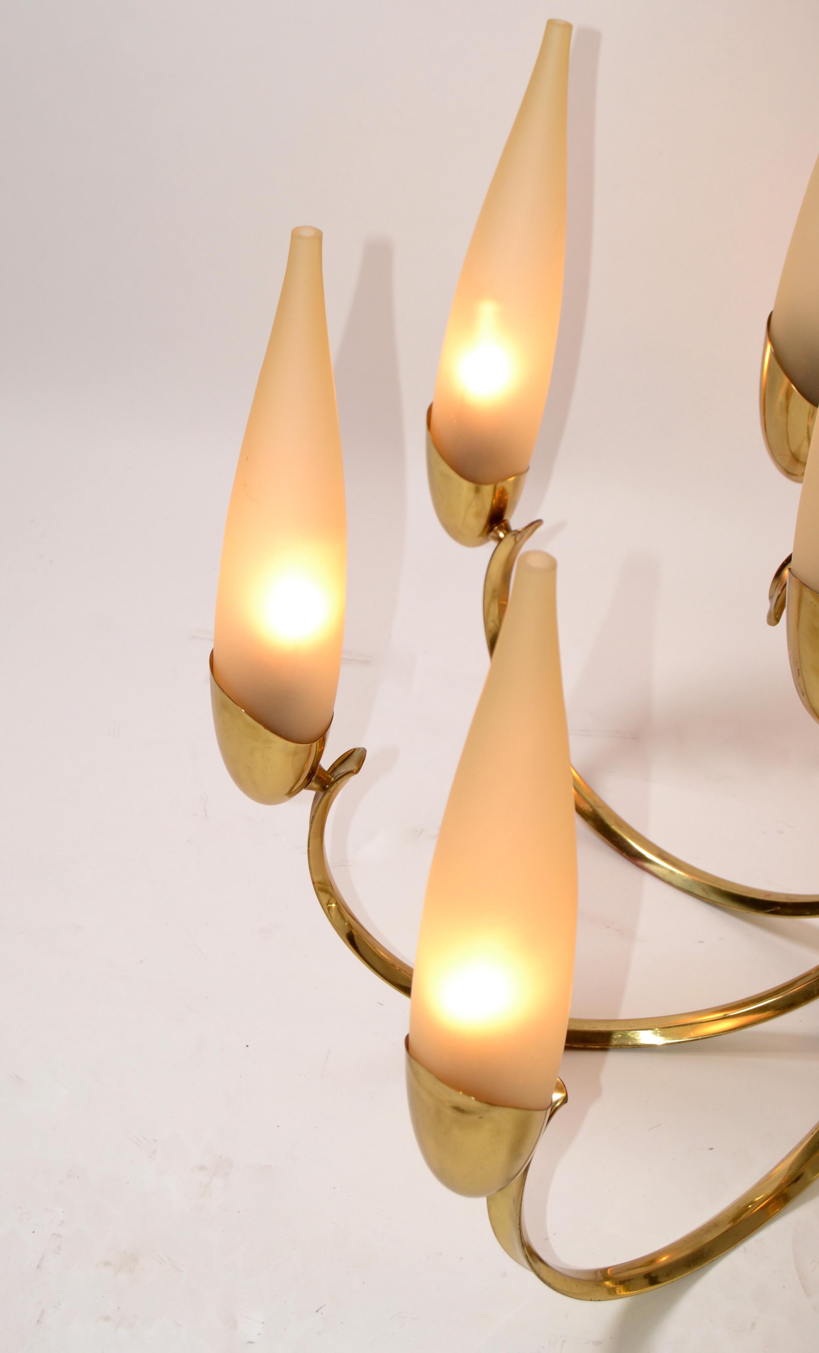 Laiton Stilnovo Style Mid-Century Modern 12-Light Brass Chandelier en vente