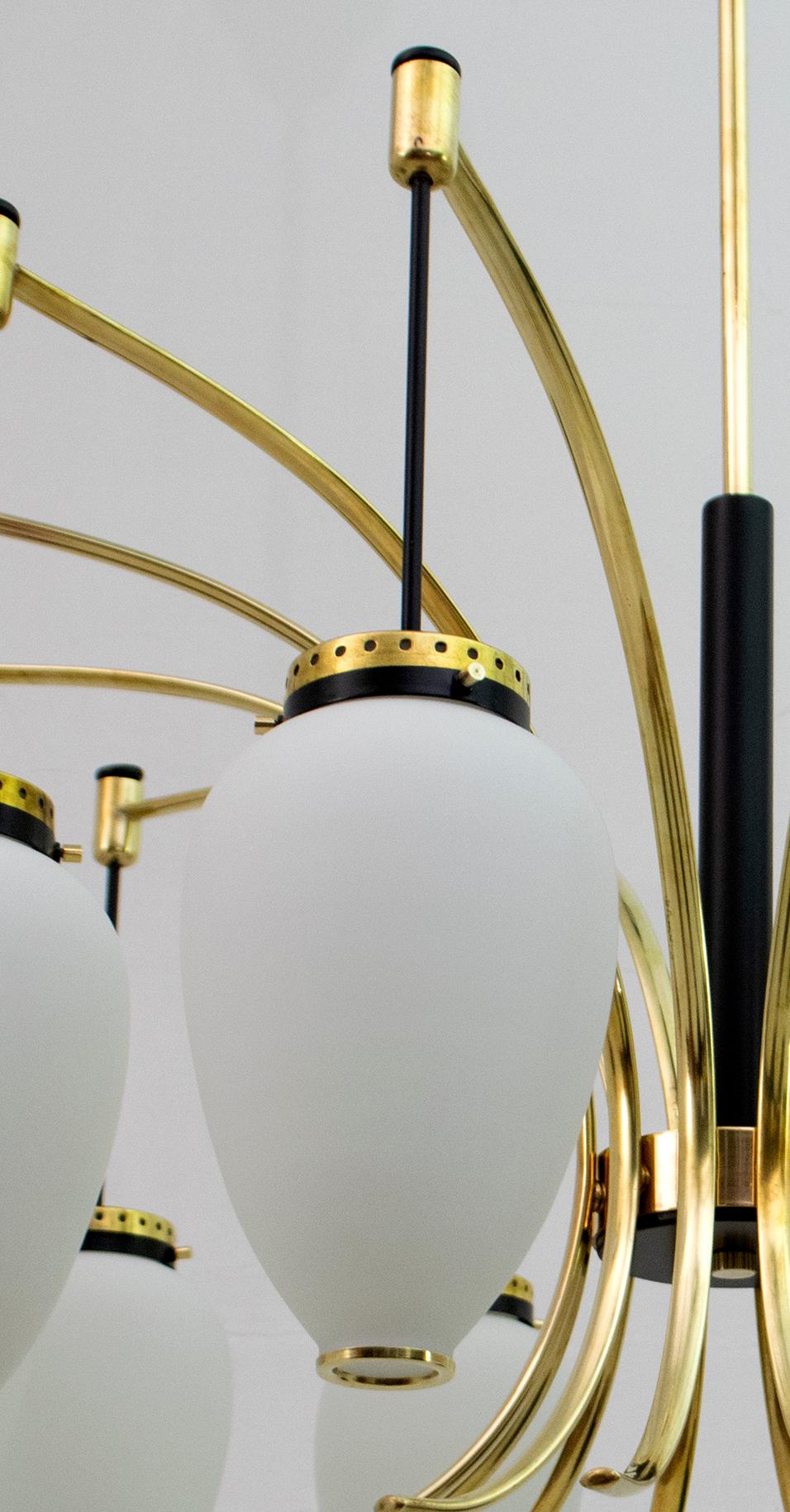 Stilnovo Mid-Century Modern Italian Brass Opaline Glass 12-Light Chandelier, 50s 5