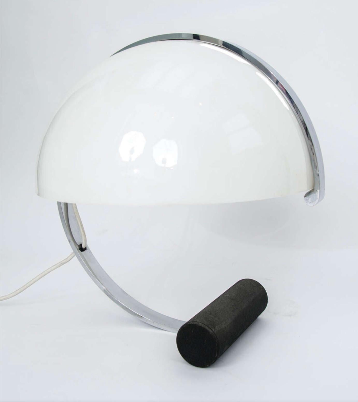 Italian Stilnovo Mid-Century Modern Table Lamp White Acrylic, Black Base, Italy, 1970s