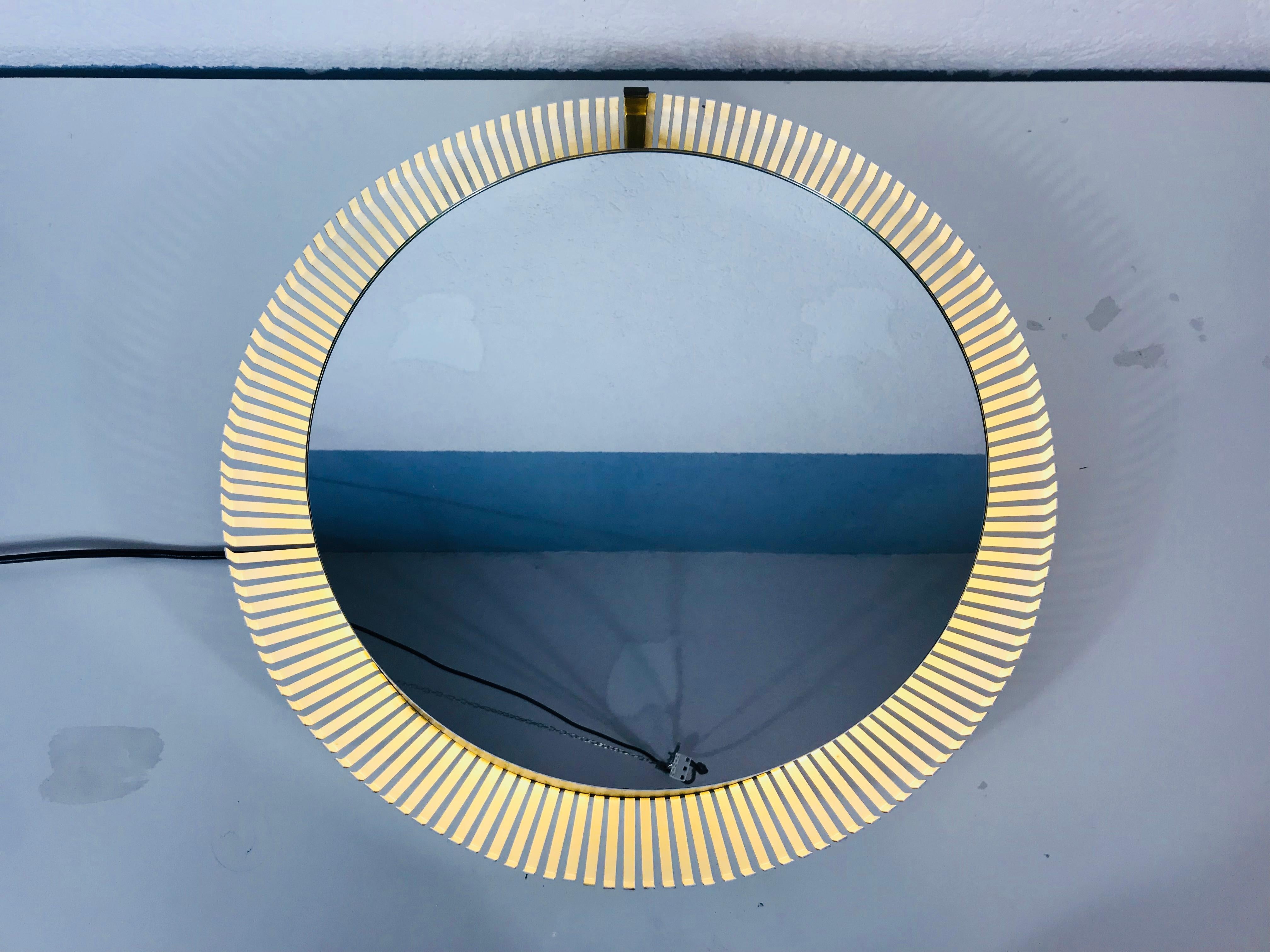 Mid-20th Century Stilnovo Midcentury Round Metal Illuminated Mirror, Italy, 1960s