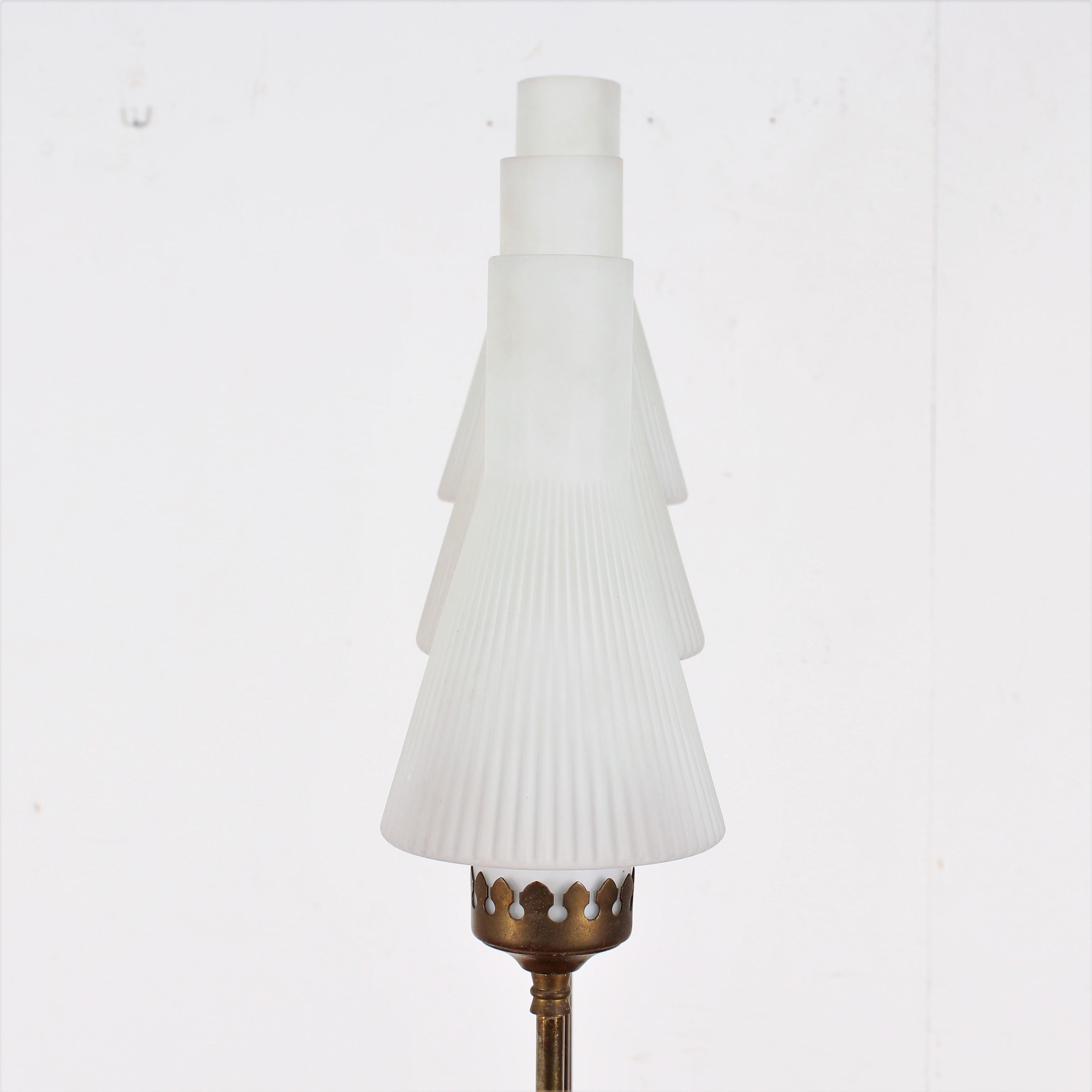 Mid-20th Century Stilnovo Midcentury White Opaline Glass and Brass Floor Lamp, 1960s, Italy