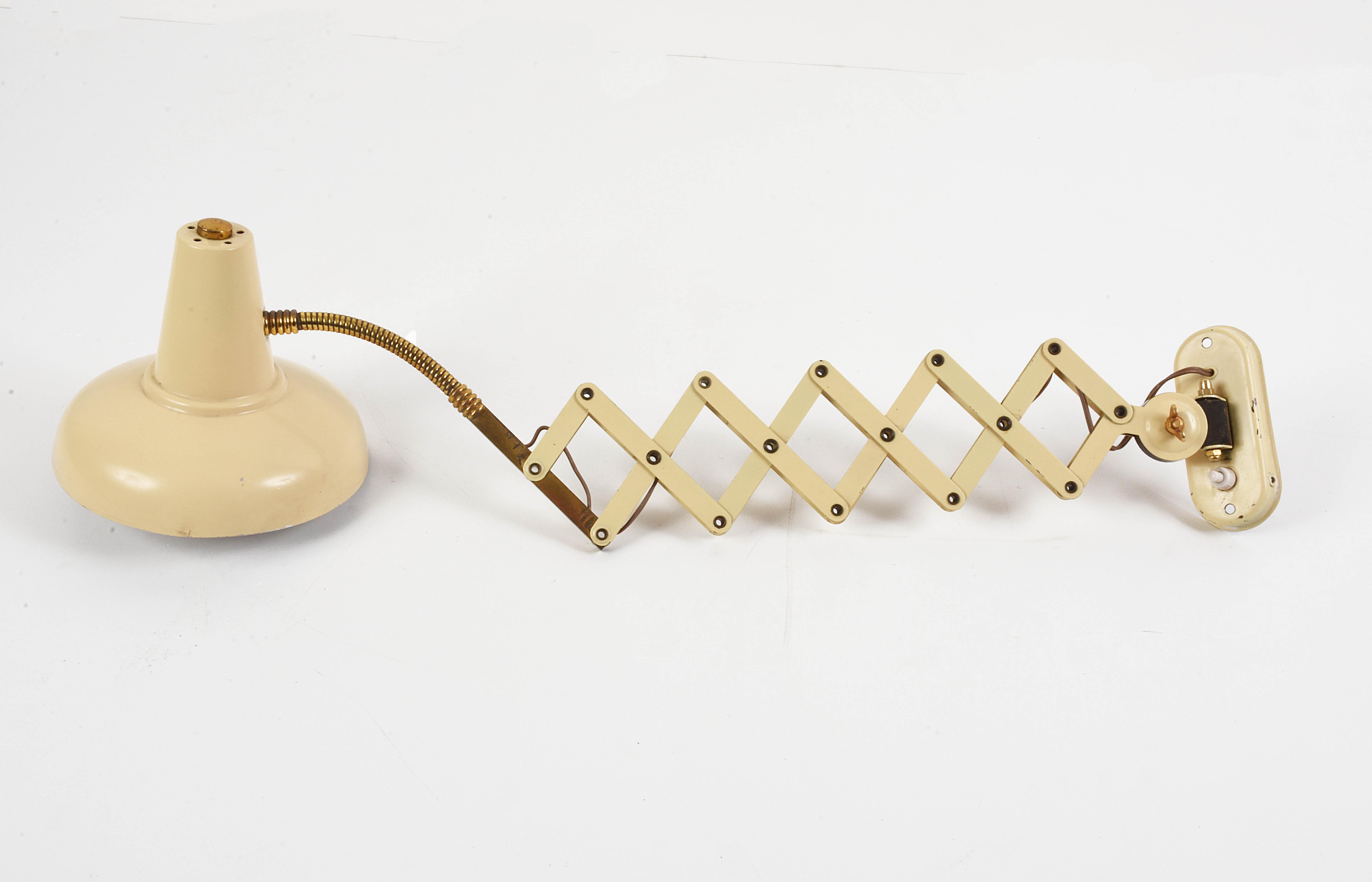 Mid-Century Modern Stilnovo Midcentury Cream Aluminium and Brass Italian Scissor Sconce, 1950s