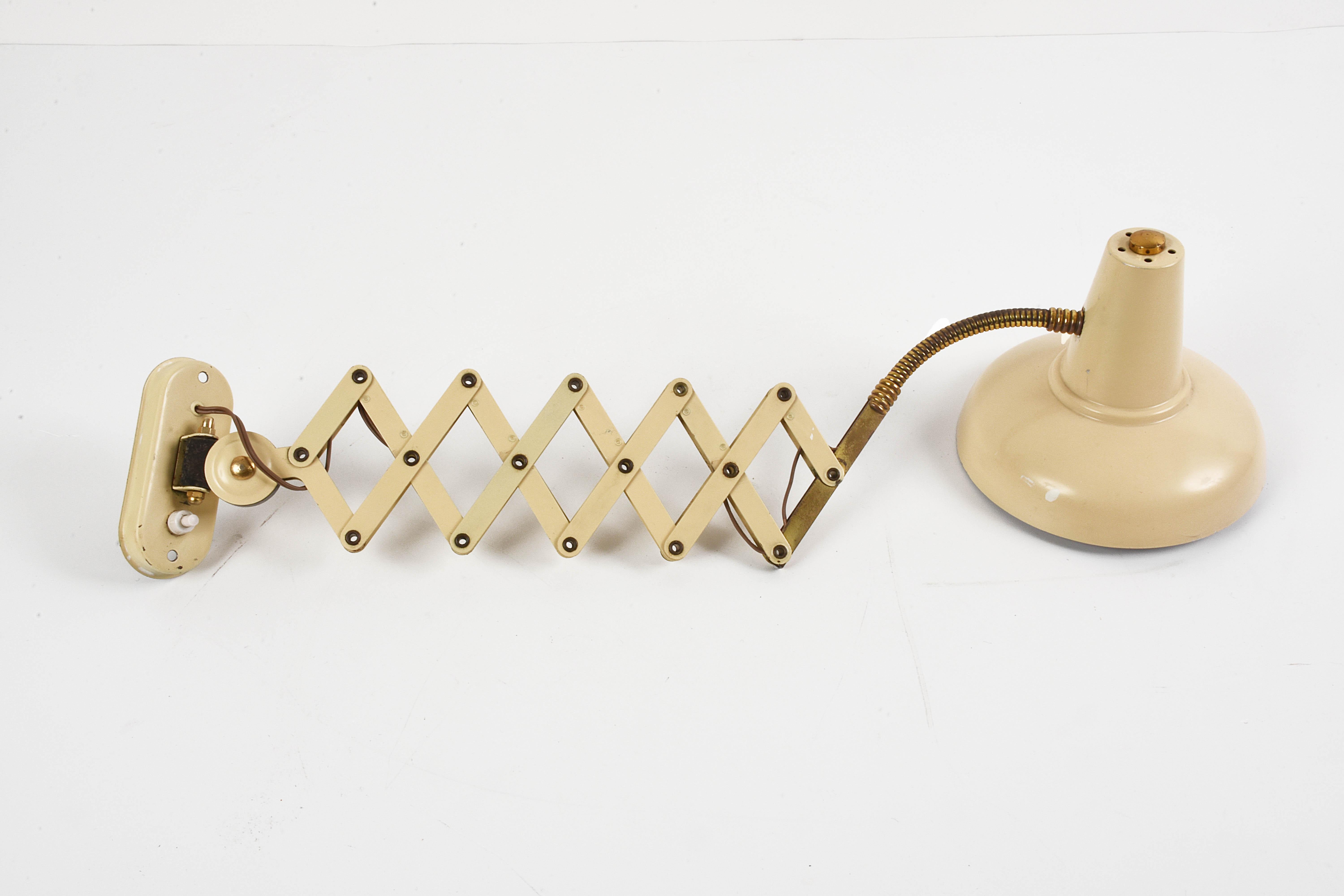 Stilnovo Midcentury Cream Aluminium and Brass Italian Scissor Sconce, 1950s 1