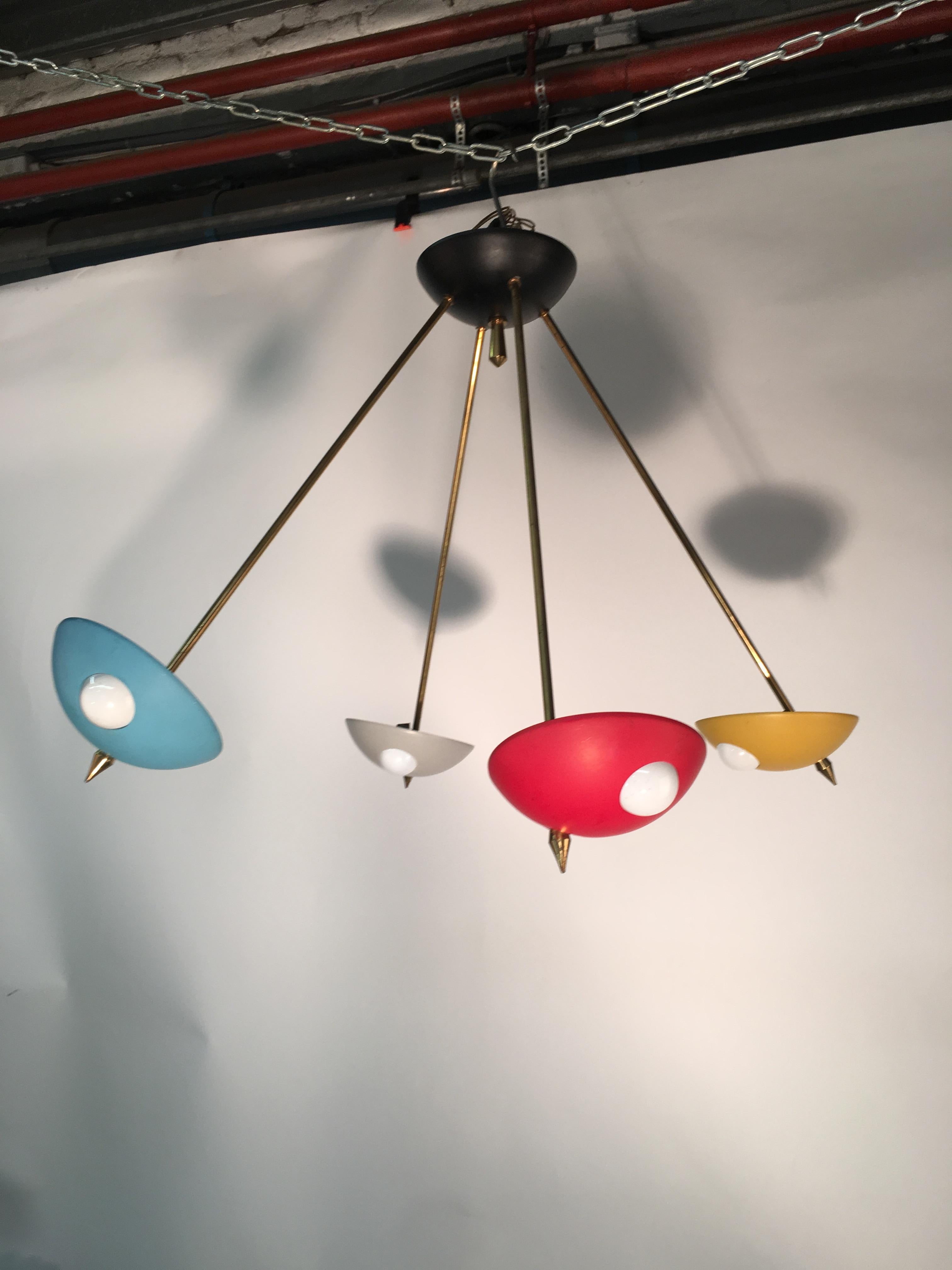 Stilnovo Style Midcentury Italian Brass & Lacquered Aluminium Ceiling Lamp 1950s In Good Condition For Sale In Saint-Ouen, FR