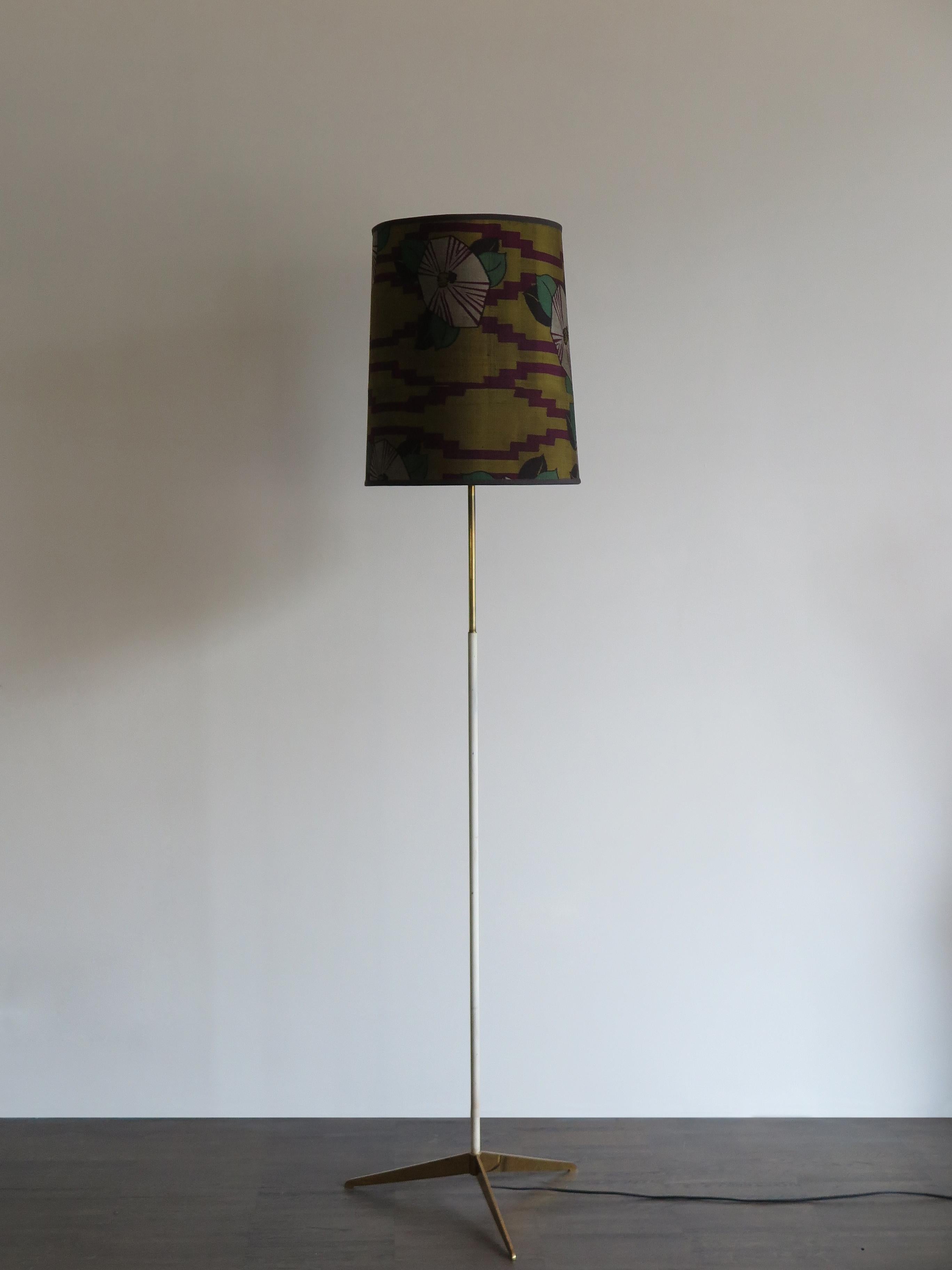 Mid-Century Modern Stilnovo Midcentury Italian Floor Lamp with Brass Base, 1950s For Sale