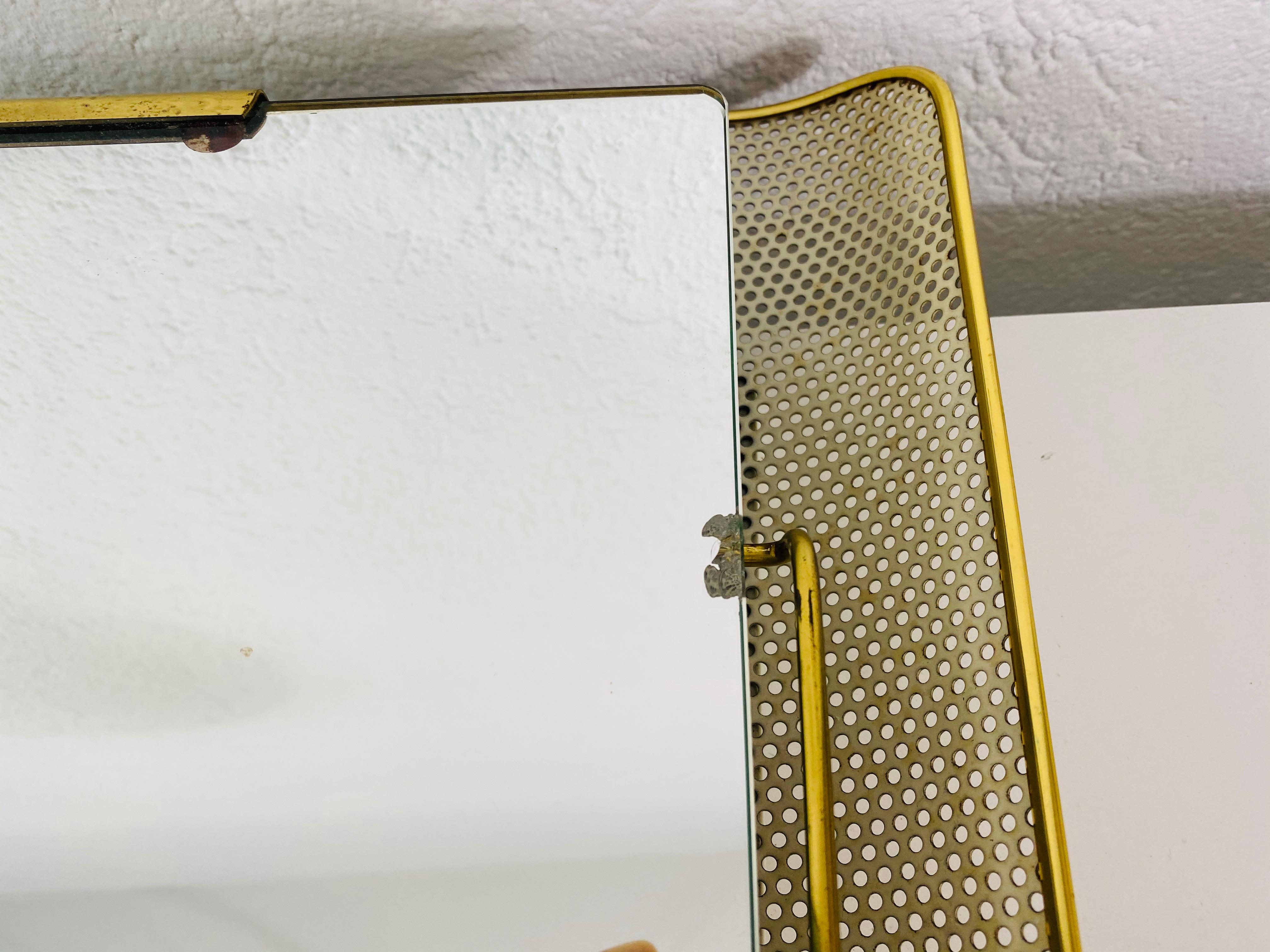 Stilnovo Metall beleuchteter Stilnovo-Spiegel aus der Mitte des Jahrhunderts, Italien, 1960er Jahre (Moderne der Mitte des Jahrhunderts) im Angebot