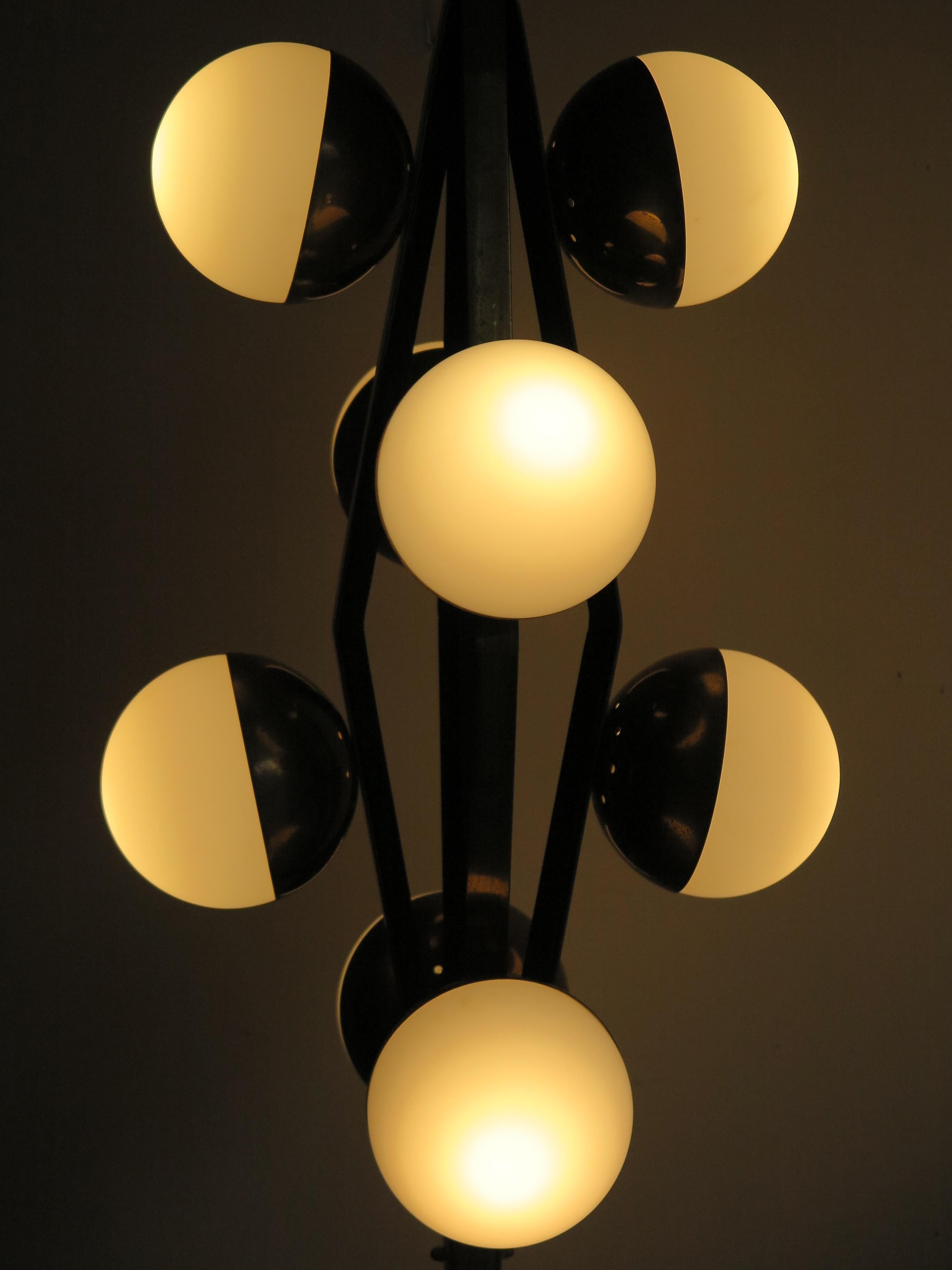 Stilnovo Midcentury Modern Design Italian Brass Glass Pendant Lamp, 1950s In Good Condition In Reggio Emilia, IT