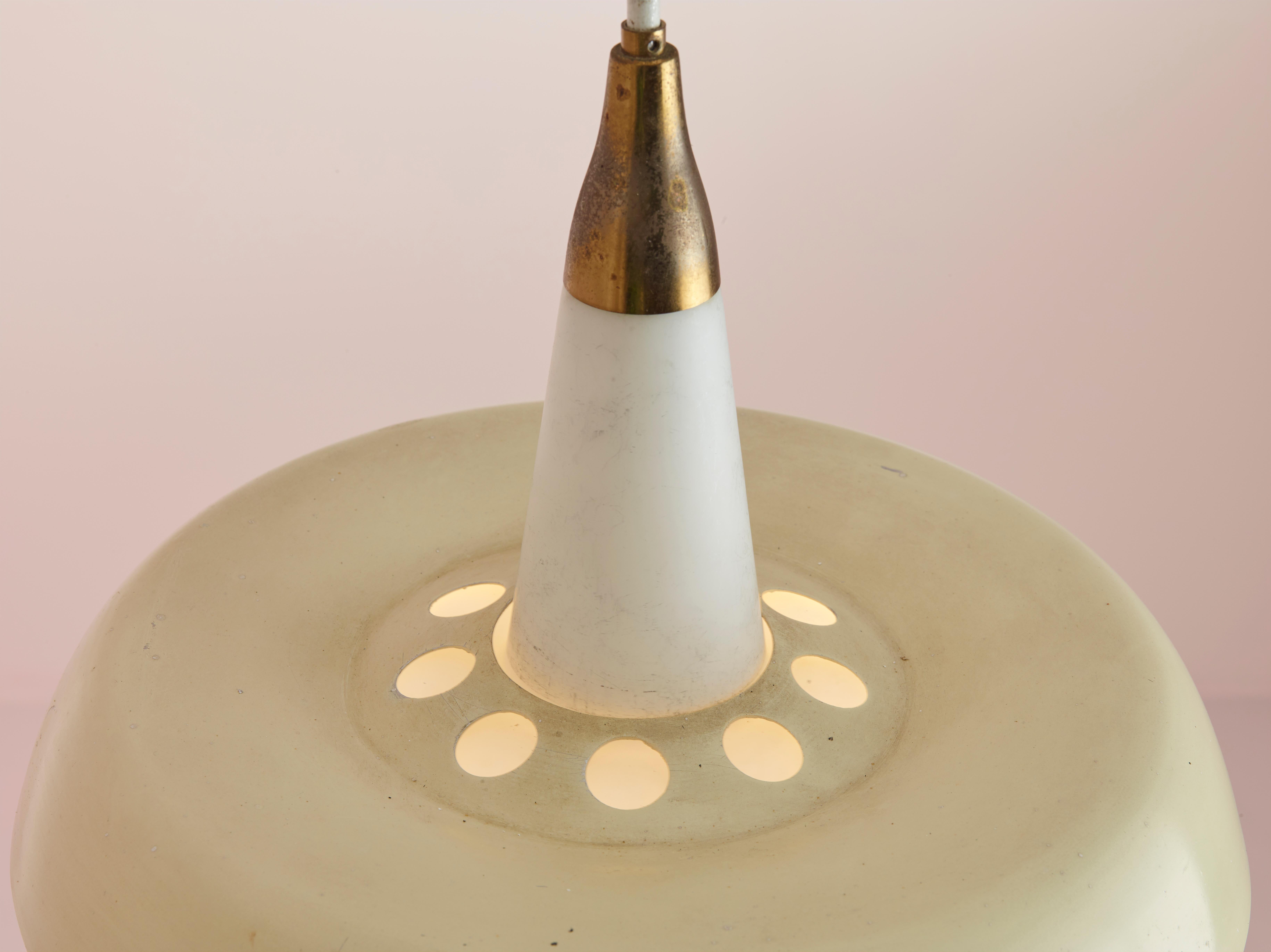 Stilnovo Midcentury Pendant Light Made of Opal Glass, Brass & Metal, Italy 1950s In Good Condition For Sale In Chiavari, Liguria