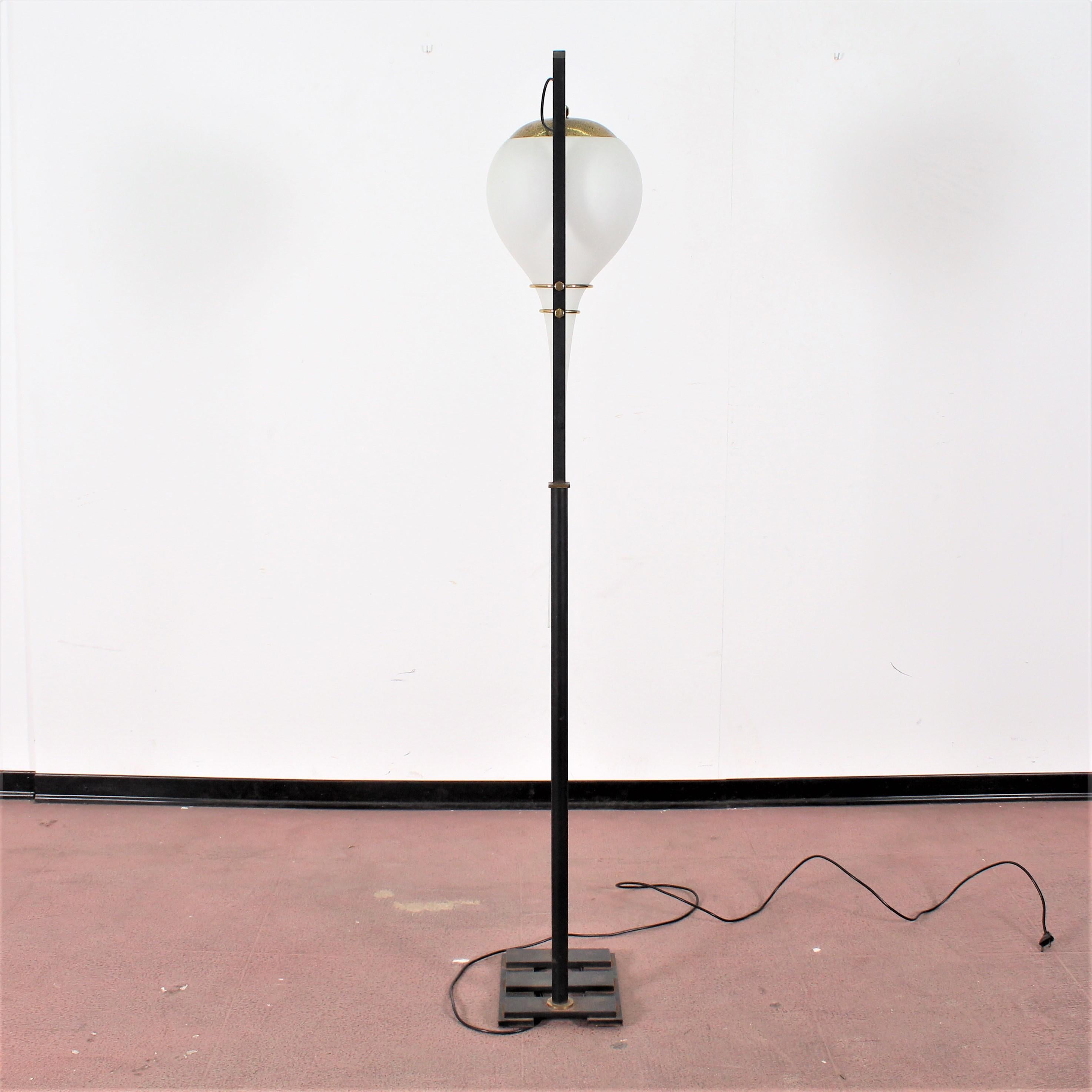 Stilnovo Midcentury White Opaline and Lacquered Metal Floor Lamp, 1950s 4