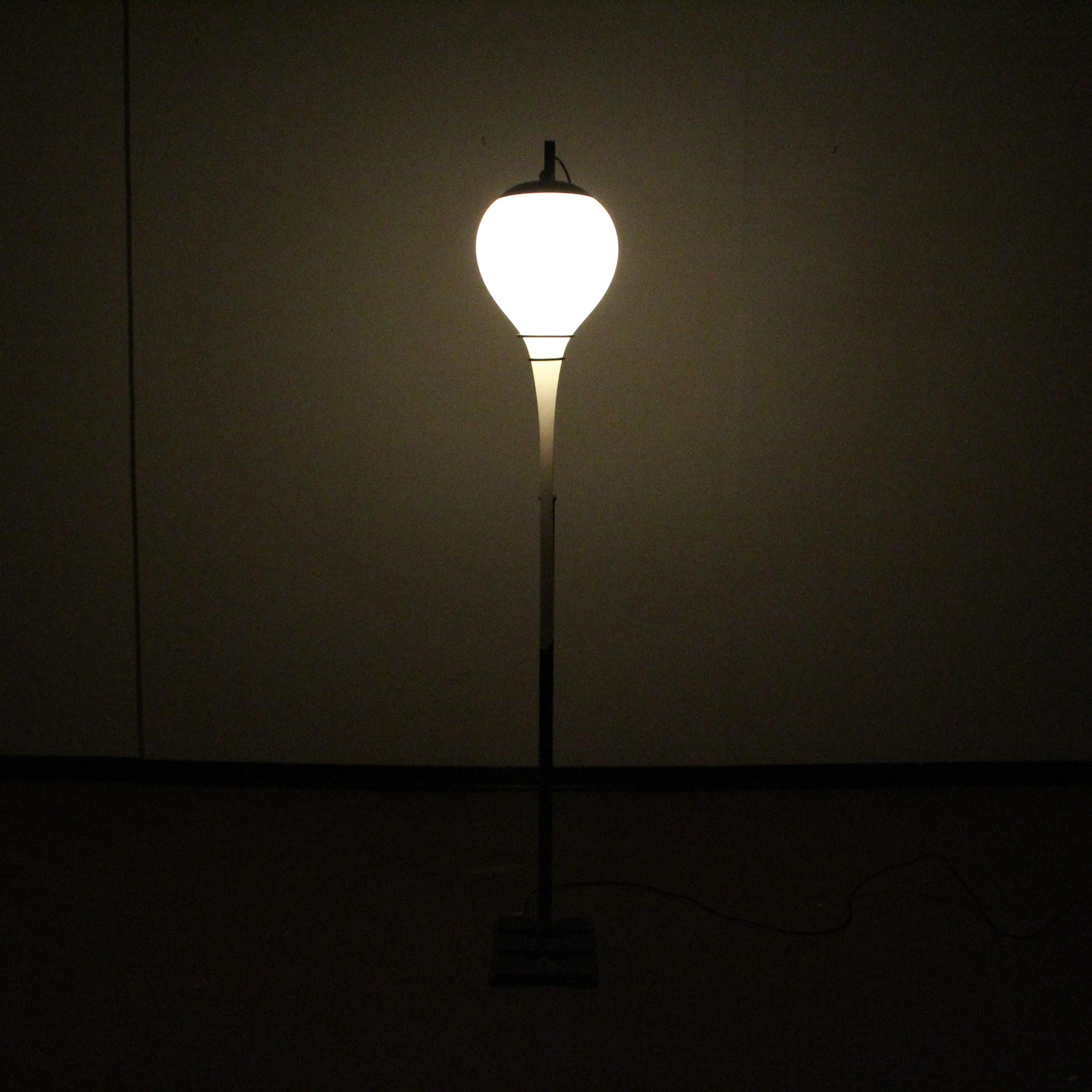Stilnovo Midcentury White Opaline and Lacquered Metal Floor Lamp, 1950s 10