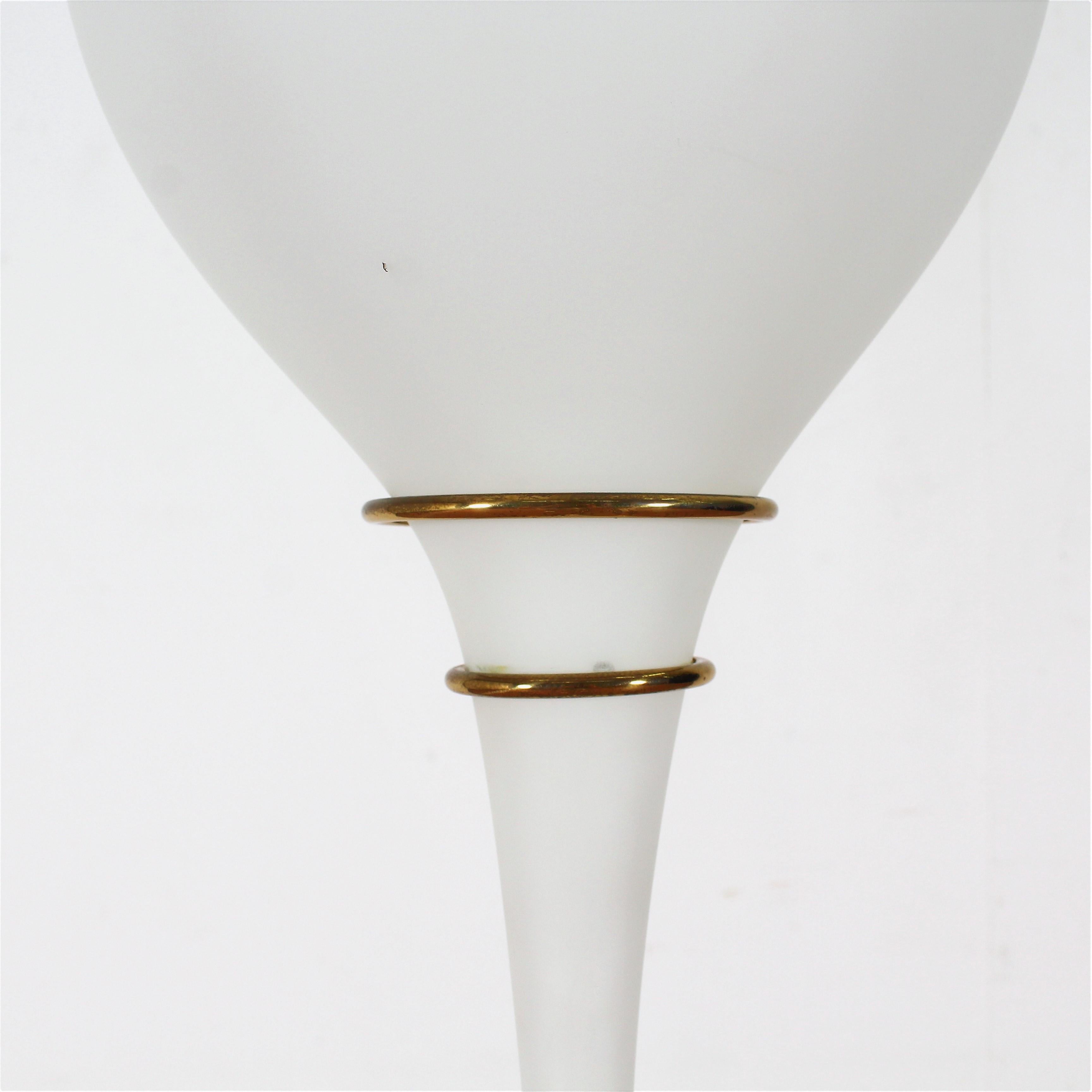 Stilnovo Midcentury White Opaline and Lacquered Metal Floor Lamp, 1950s In Good Condition In Palermo, IT