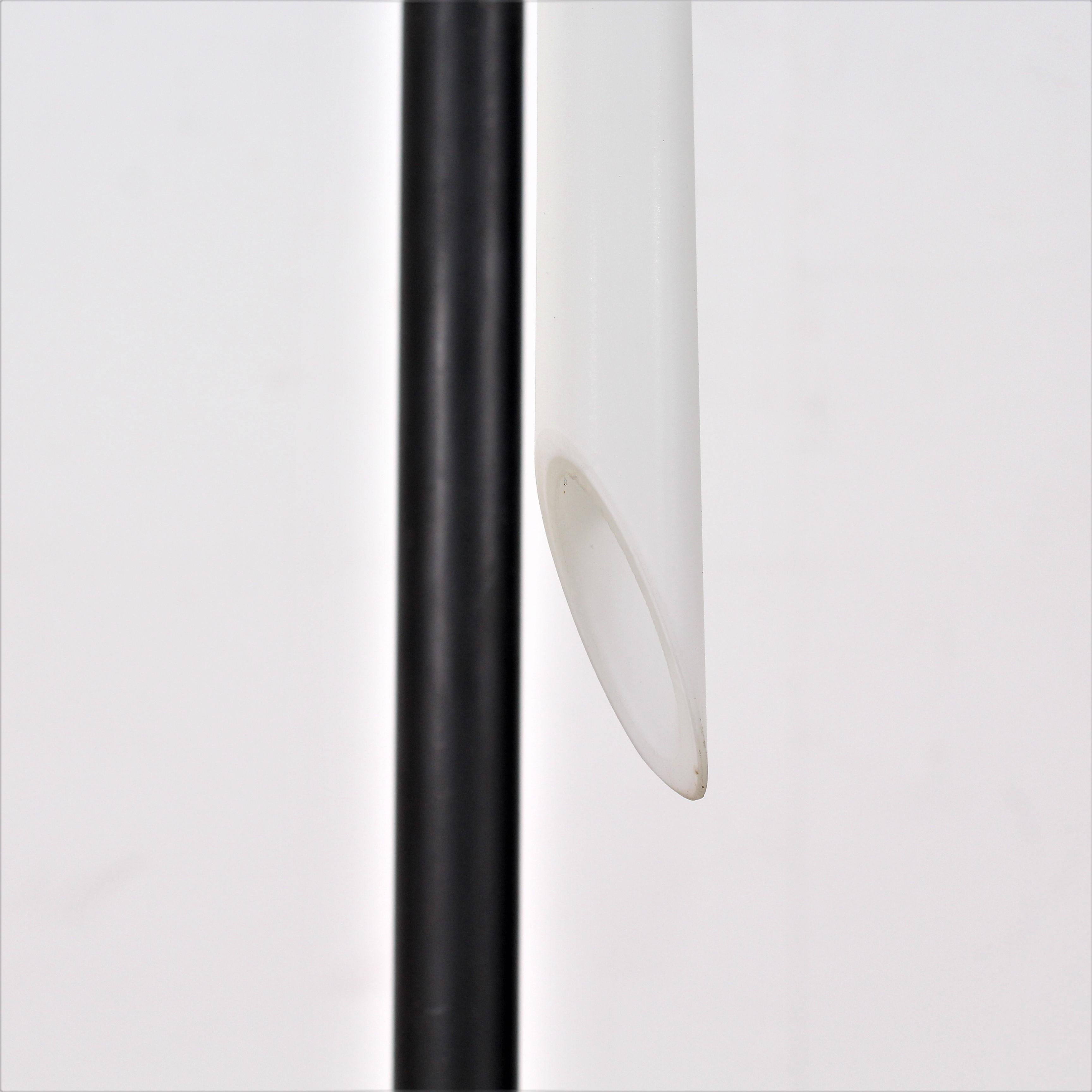 Mid-20th Century Stilnovo Midcentury White Opaline and Lacquered Metal Floor Lamp, 1950s