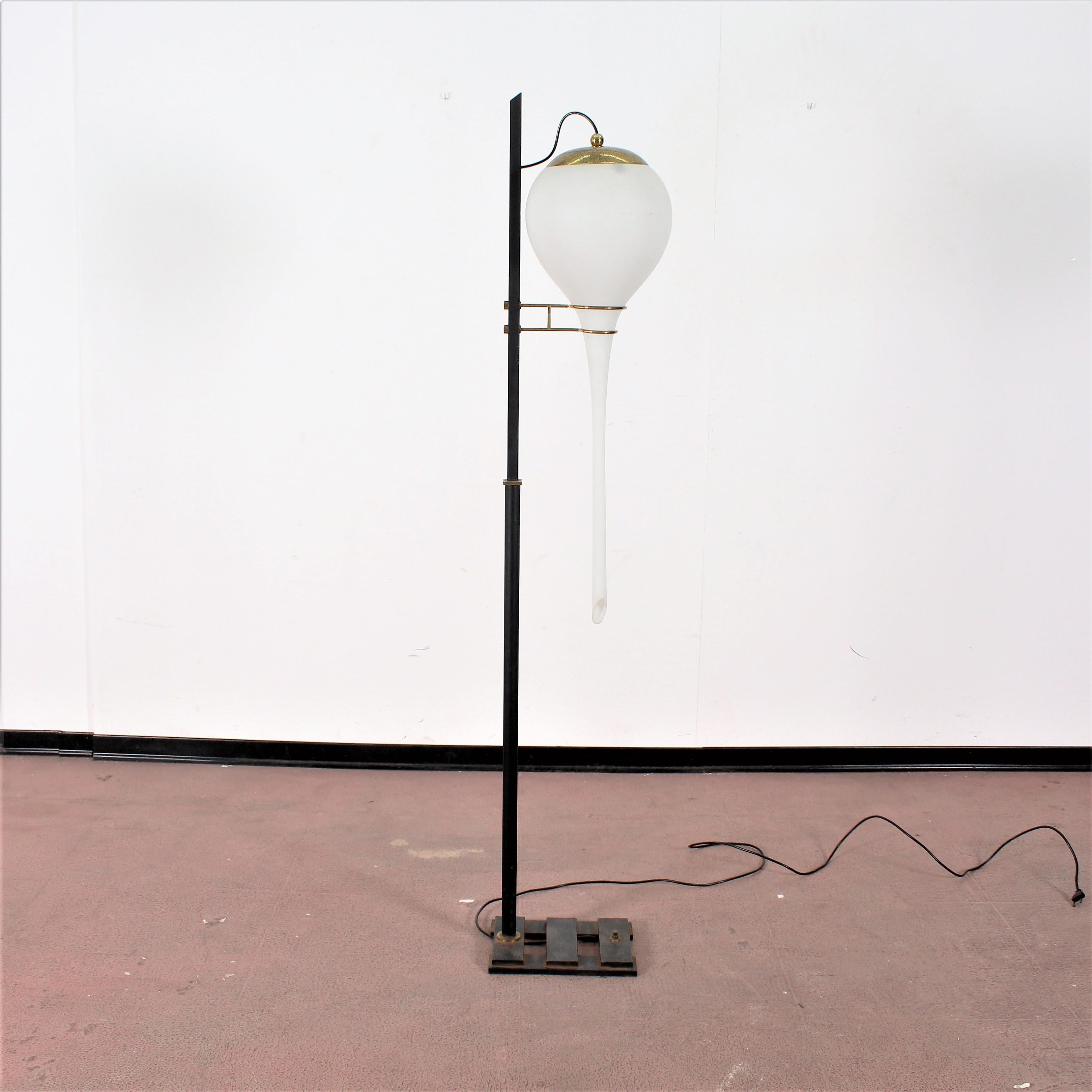 Stilnovo Midcentury White Opaline and Lacquered Metal Floor Lamp, 1950s 3