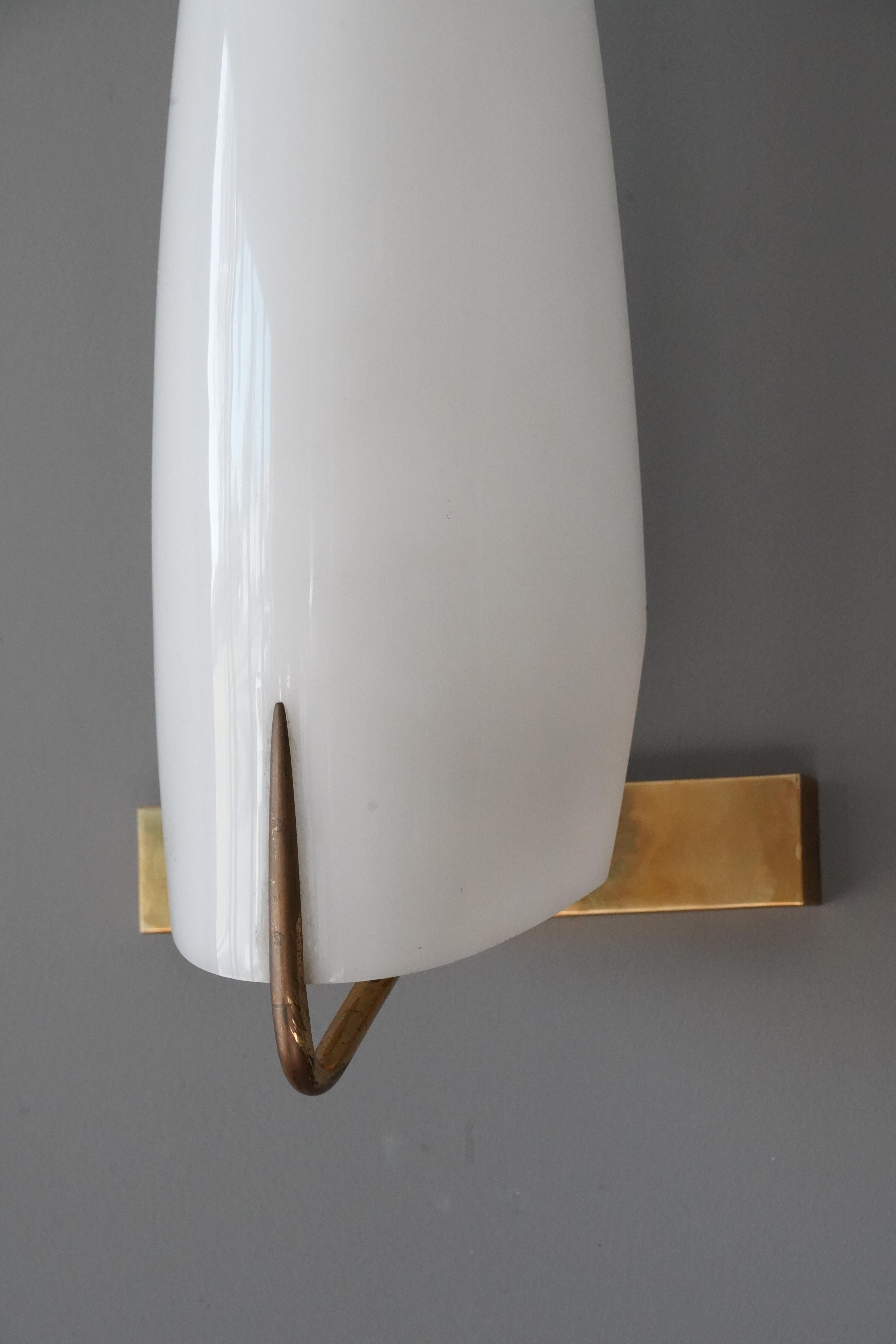 Italian Stilnovo, Minimalist Wall Light / Sconce, Acrylic, Brass, Italy 1950s