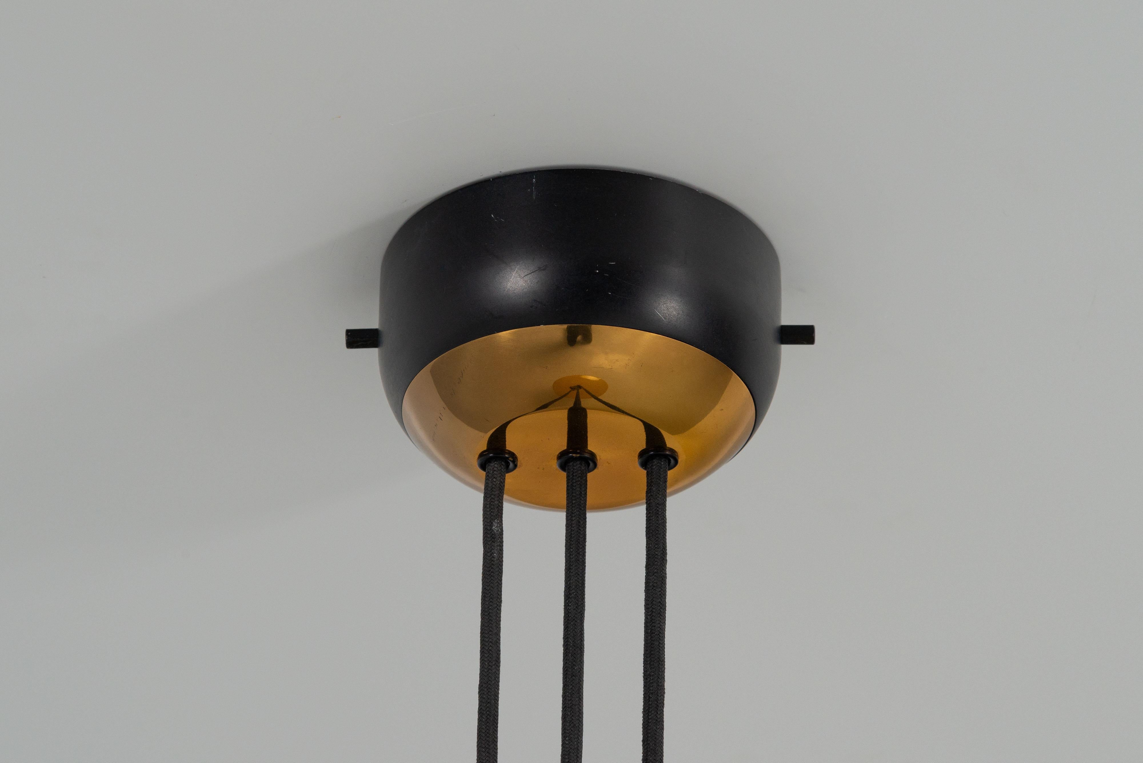 Stilnovo model 1177 pulley pendant Italy 1960 In Good Condition In Roosendaal, Noord Brabant