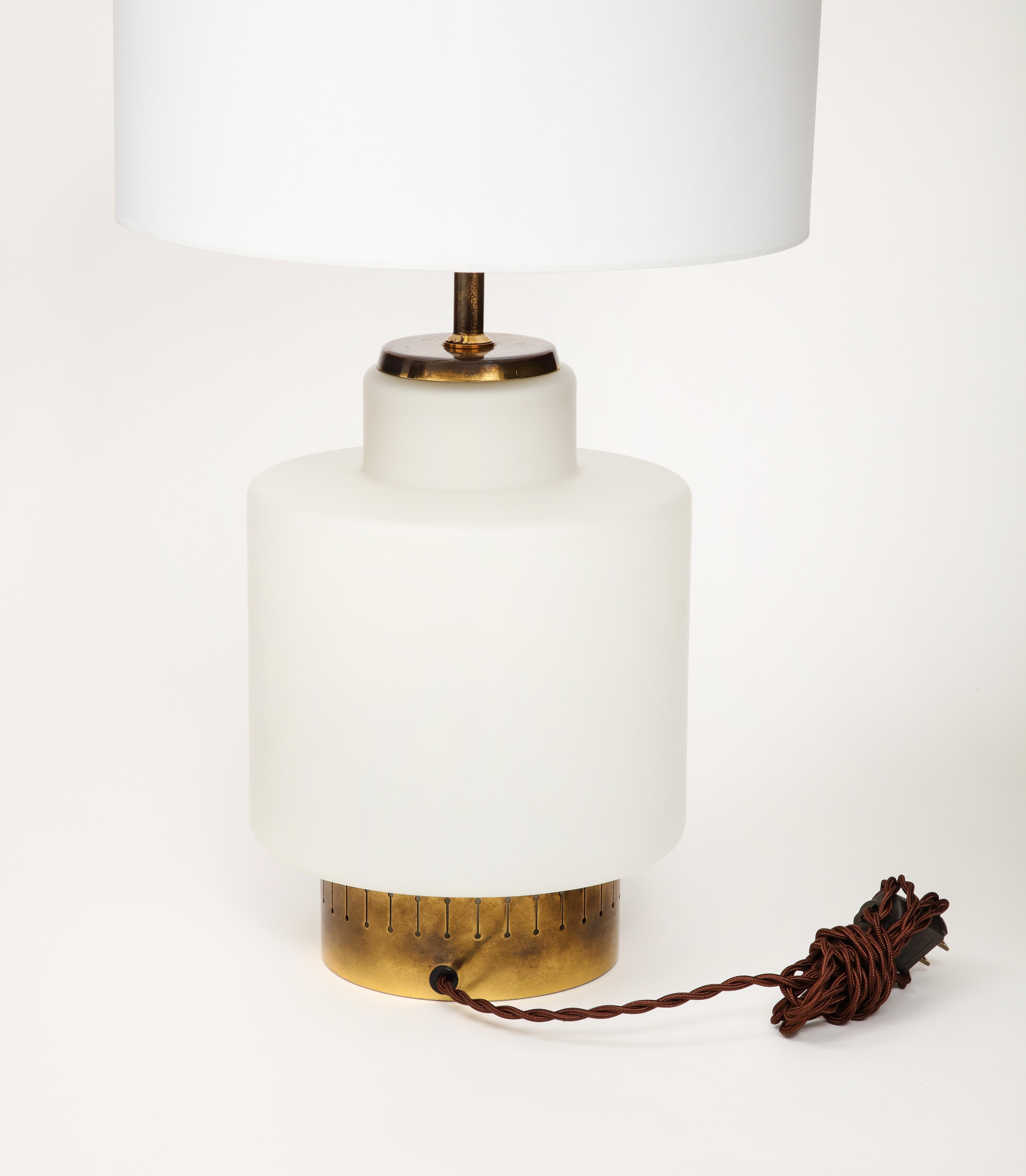 Stilnovo Opaline & Brass Lamp, mod. 8055, Parchment Shade, Italy, c. 1950's For Sale 3