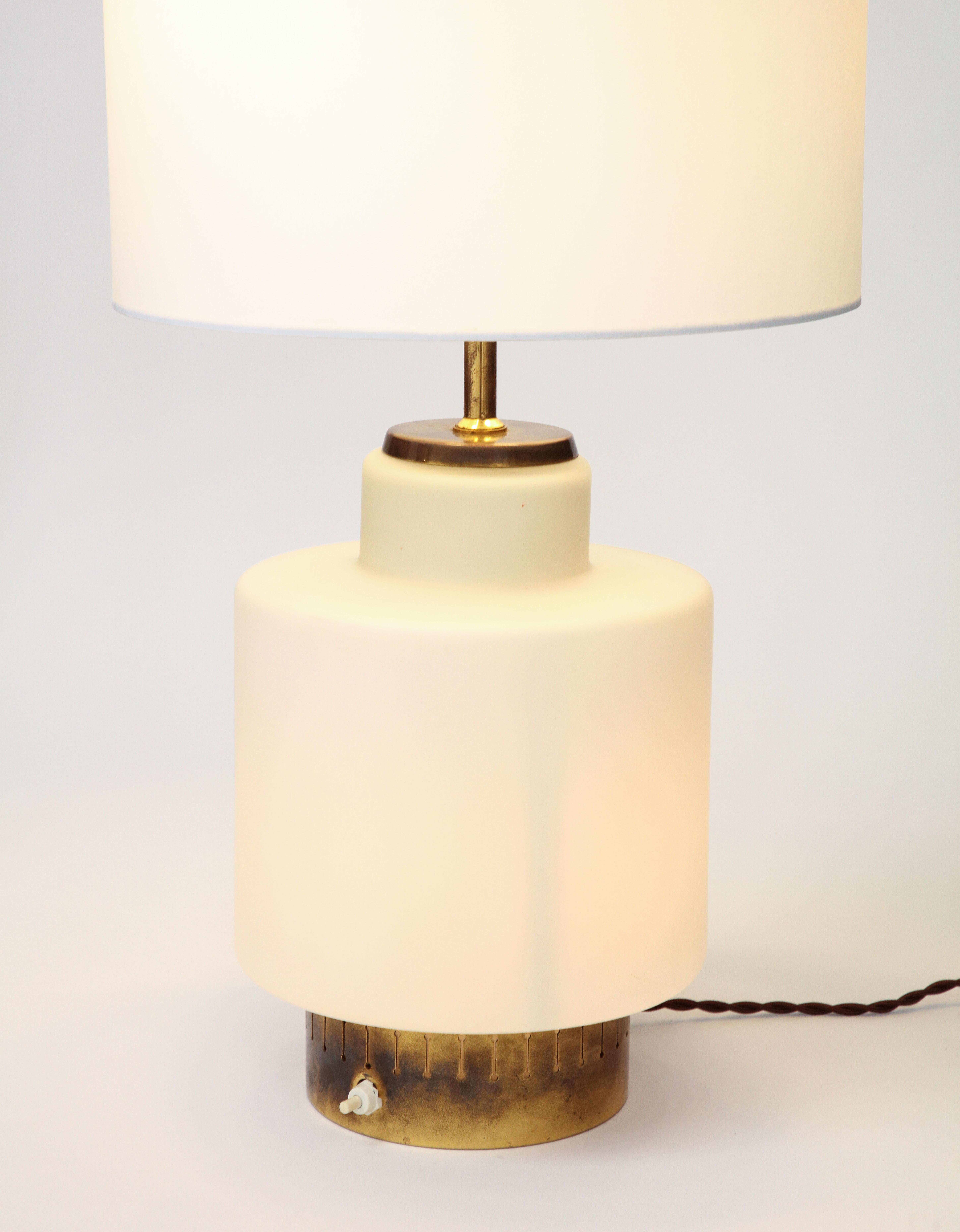 Stilnovo Opaline & Brass Lamp, mod. 8055, Parchment Shade, Italy, c. 1950's For Sale 11
