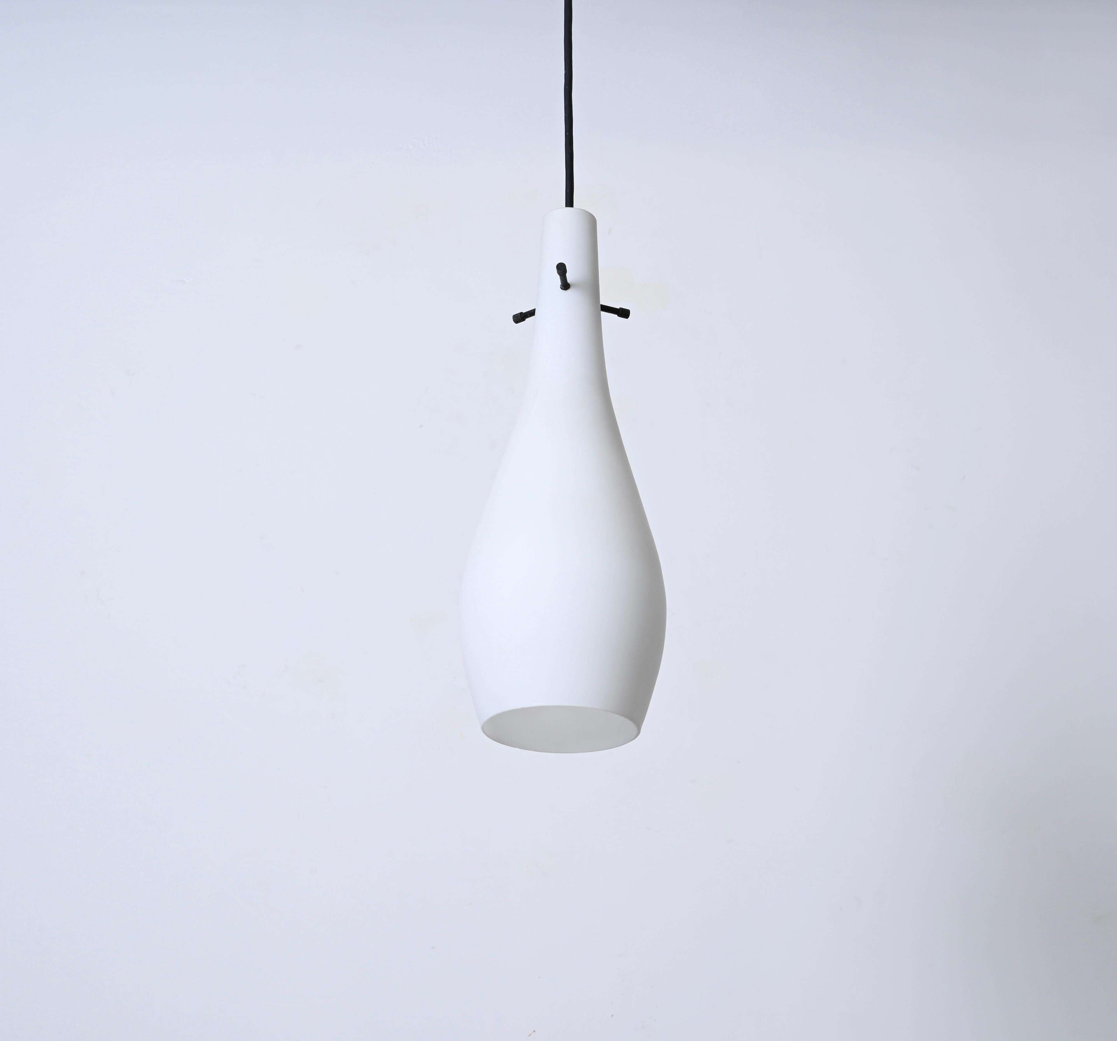 Stilnovo Opaline Glass Pendant Lamp, Italian Lighting 1950s 3