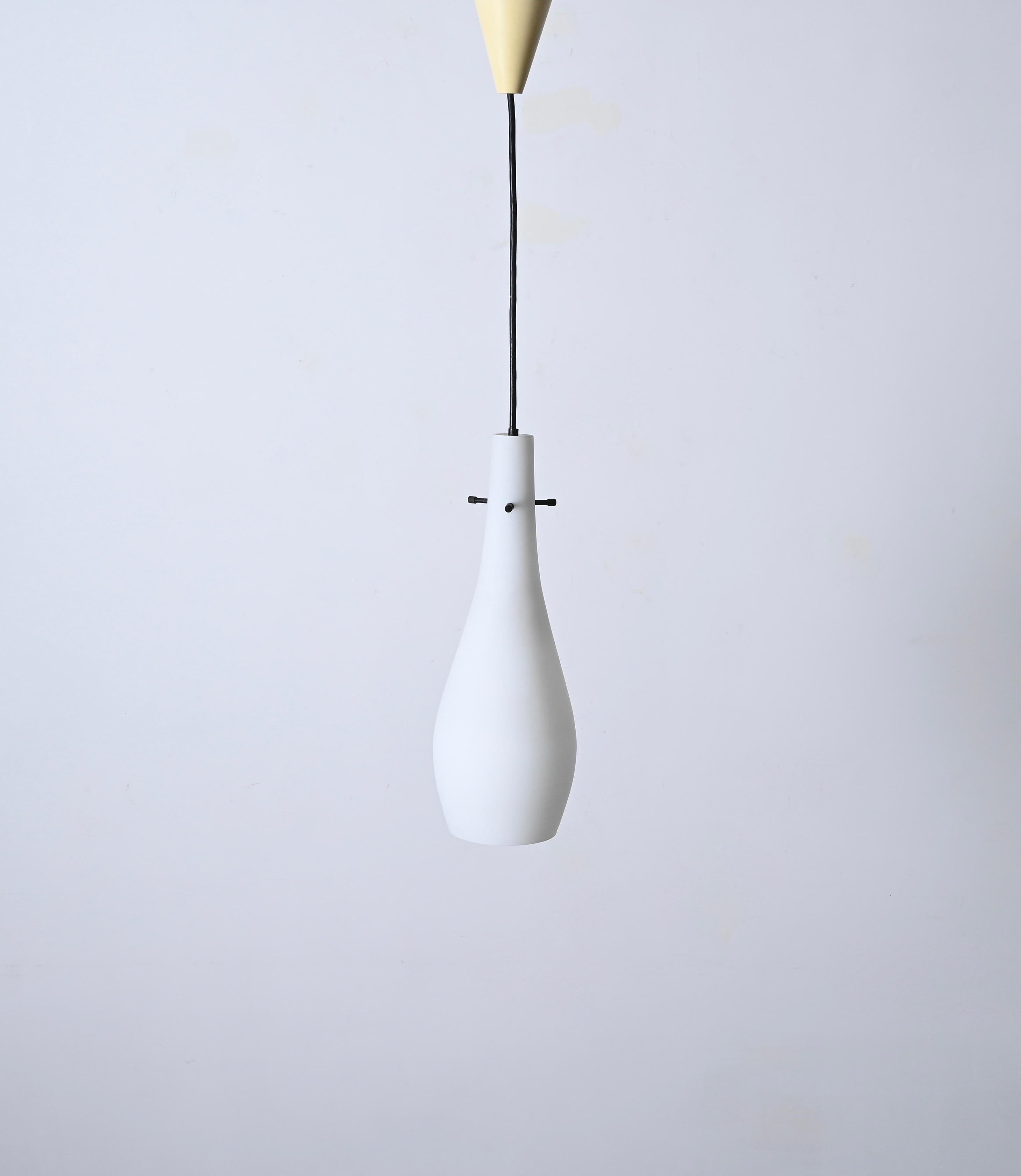 20th Century Stilnovo Opaline Glass Pendant Lamp, Italian Lighting 1950s