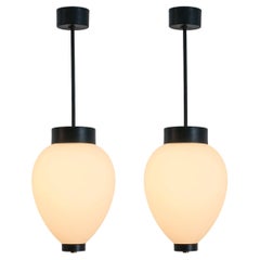 Stilnovo Lámparas colgantes originales de cristal opal negro (4x), Italia, 1950