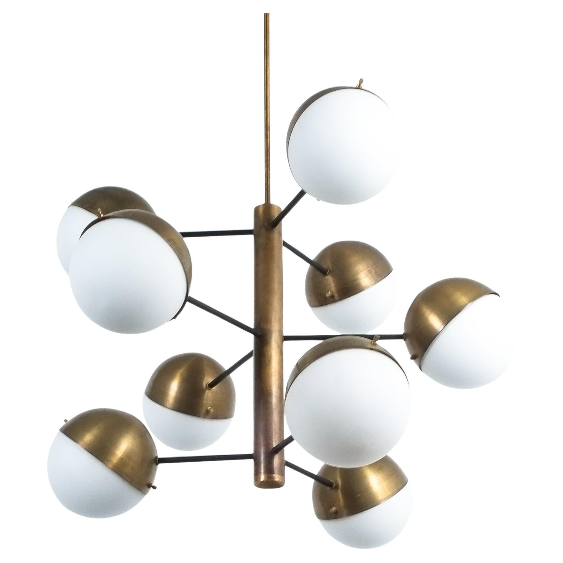 Lampadario Sputnik in ottone e vetro opalino originale di Stilnovo, Italia, 1950 in vendita 6
