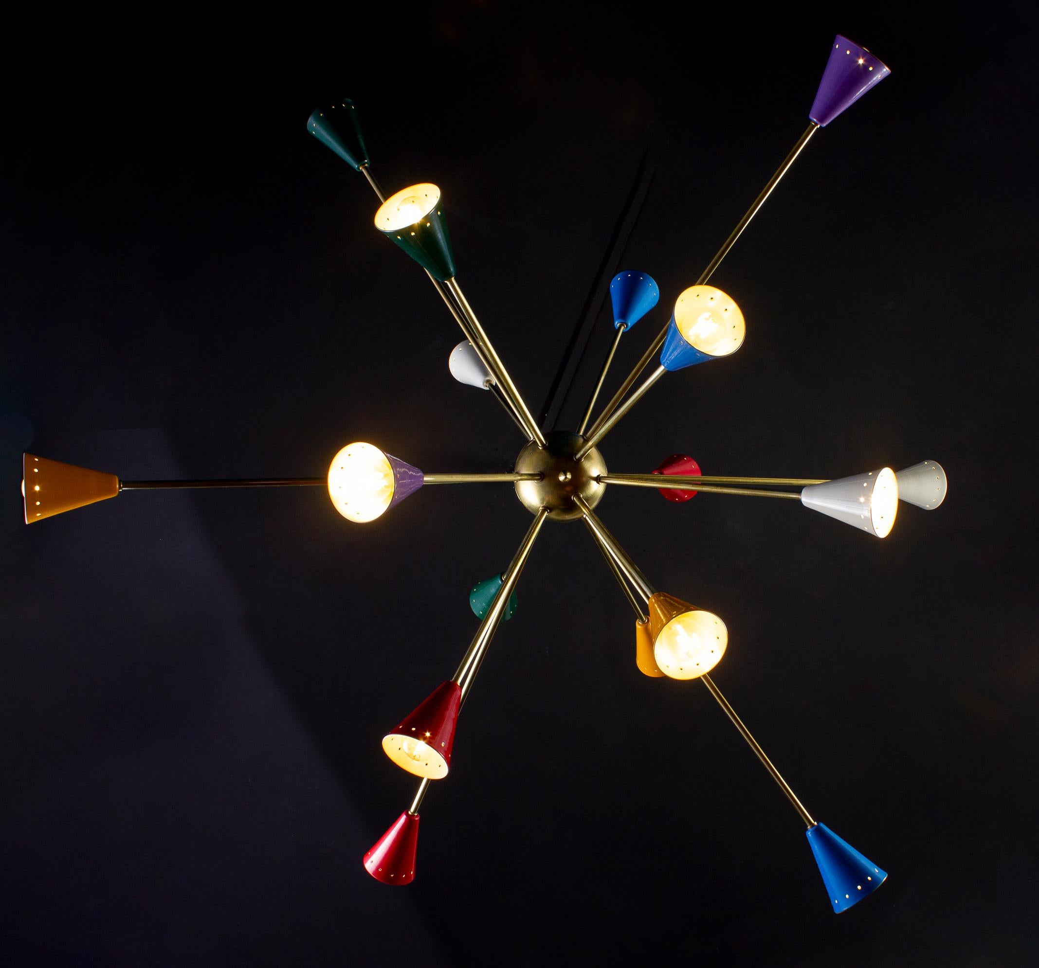 Originaler mehrfarbiger Sputnik-Kronleuchter von Stilnovo, italienisches Design der Mitte des Jahrhunderts im Angebot 3