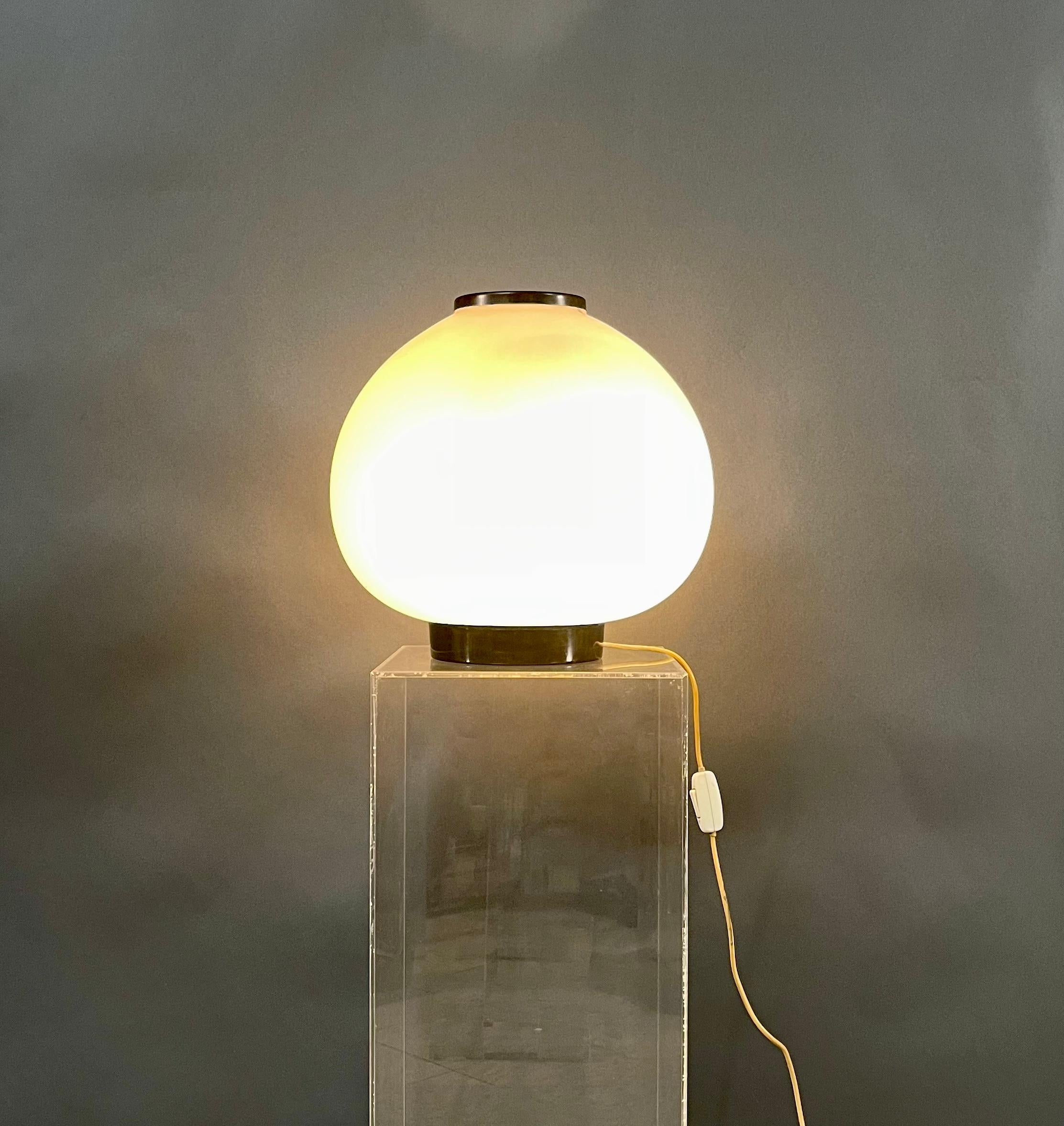 Stilnovo Original Signed 1960s Glass Table Lamp For Sale 10