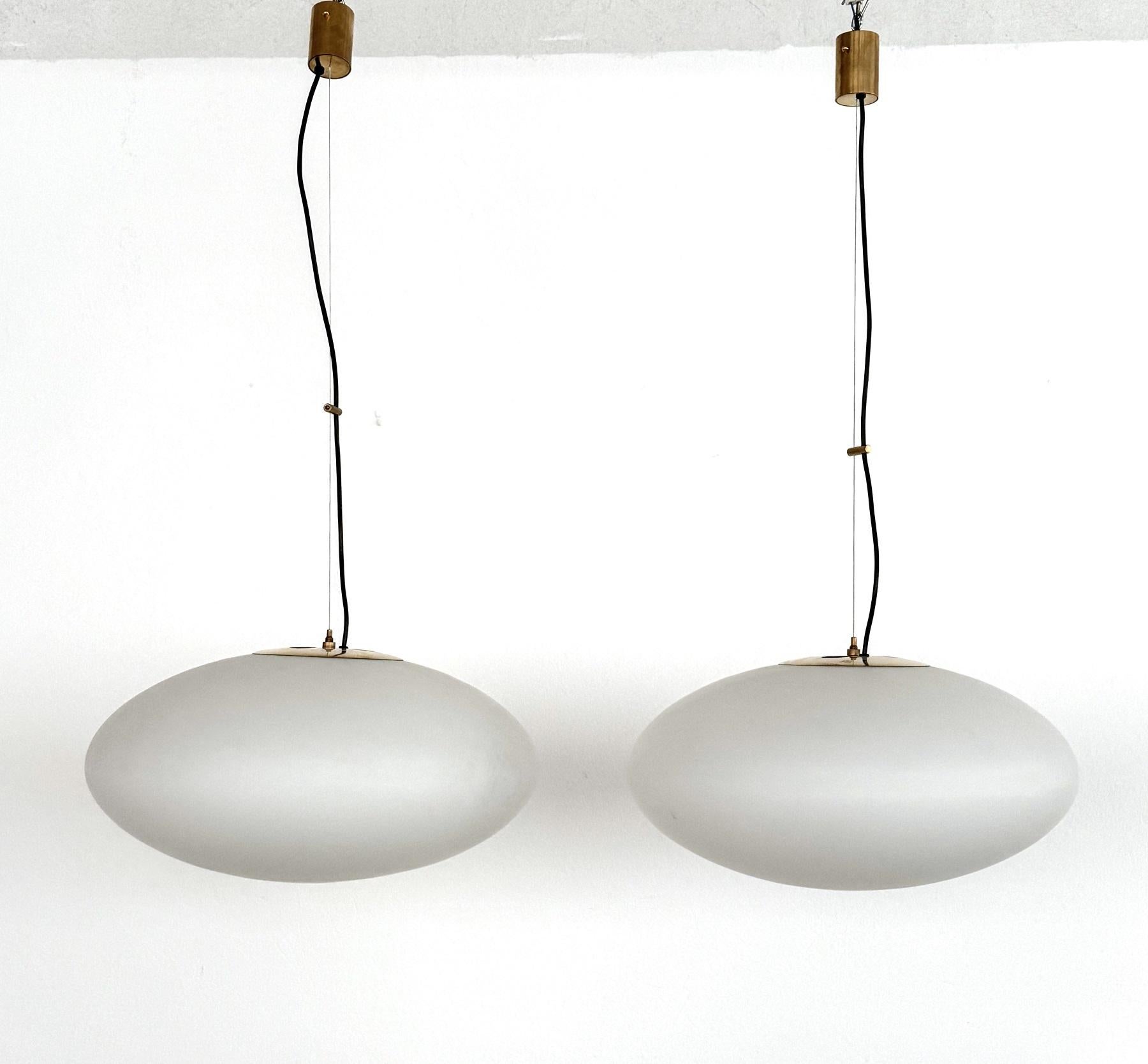 Mid-Century Modern Stilnovo, Pair of Pendant Lights Model 1104, Italy, 1950s For Sale