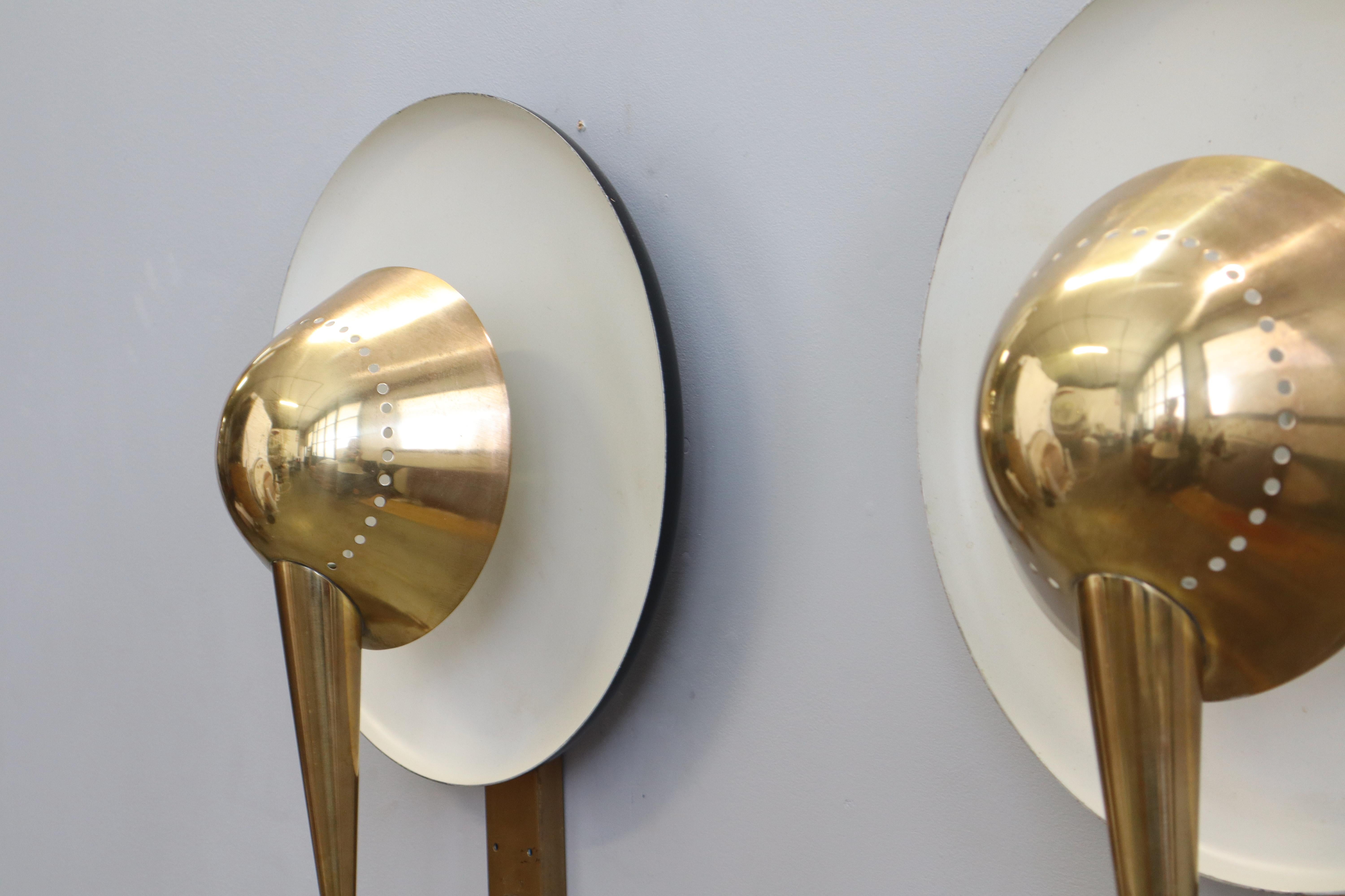 Stilnovo  Paire de rares lampes murales réglables, Model No. B. 4917 en vente 4