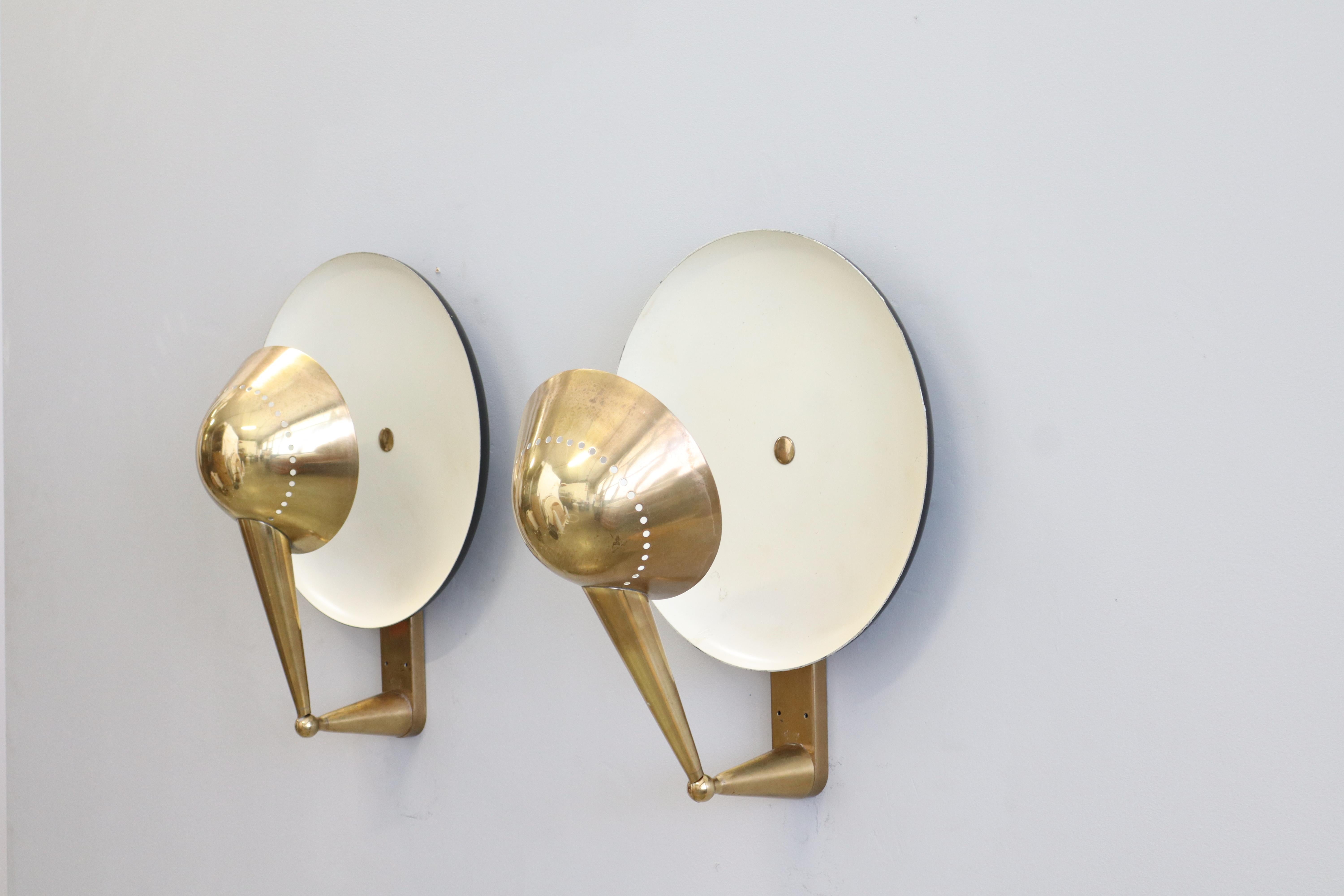 Stilnovo  Paire de rares lampes murales réglables, Model No. B. 4917 en vente 9