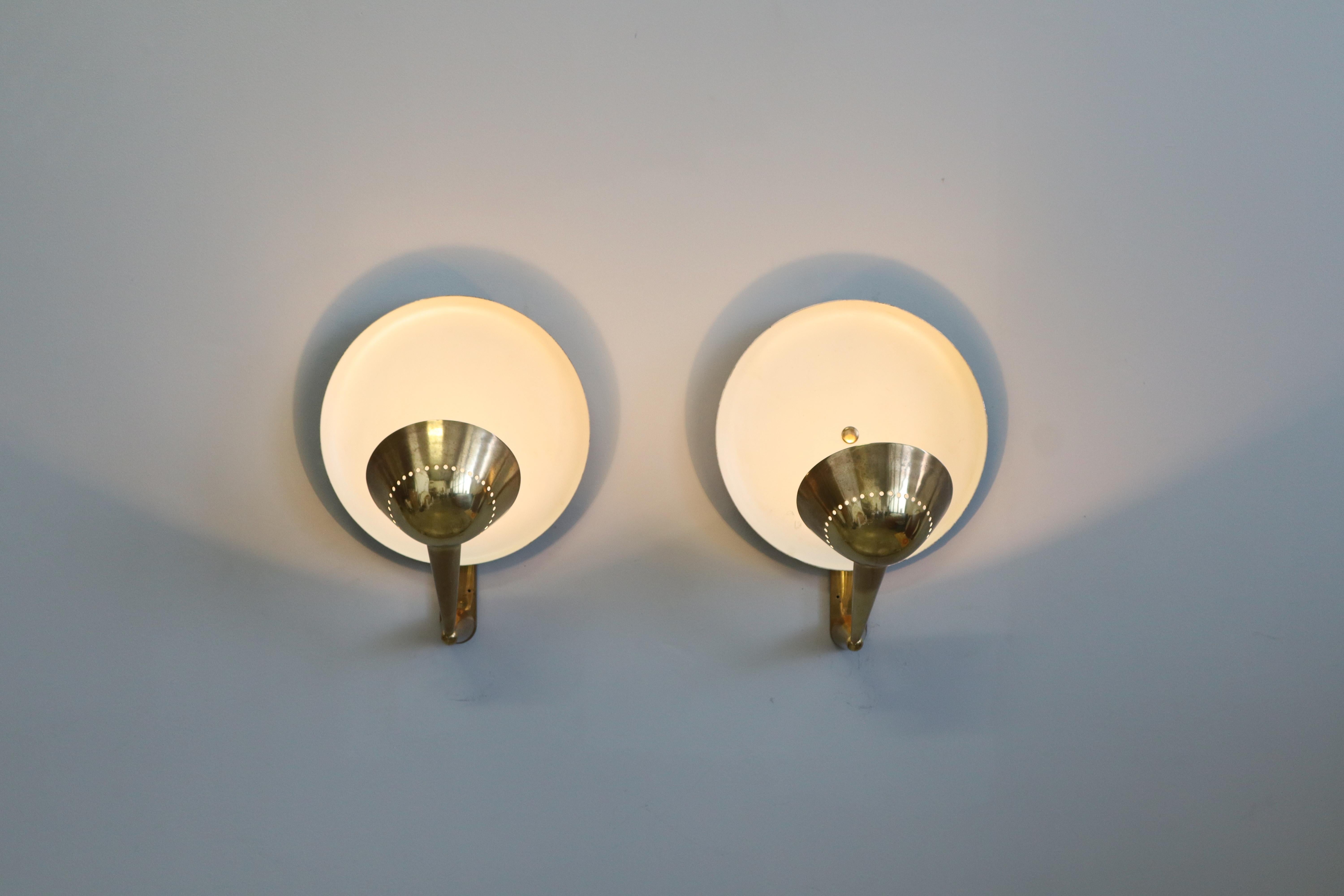 Stilnovo  Paire de rares lampes murales réglables, Model No. B. 4917 Bon état - En vente à Rovereta, Repubblica di San Marino